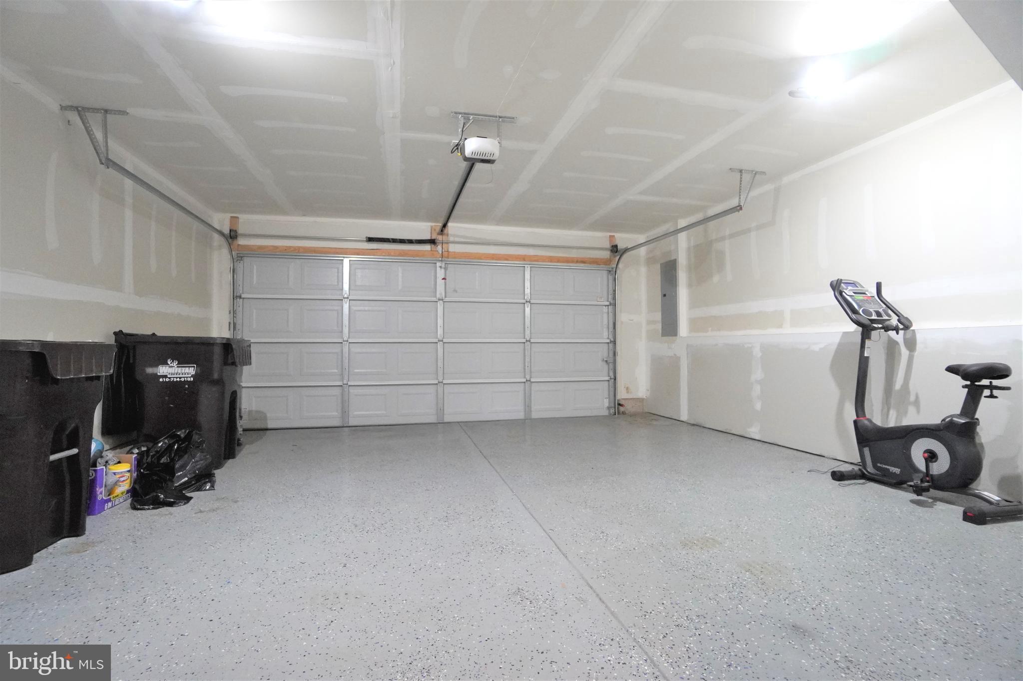 ANDALE GREEN - Residential Lease