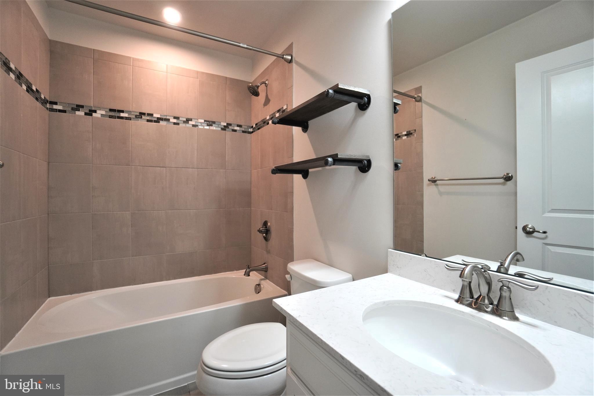 ANDALE GREEN - Residential Lease