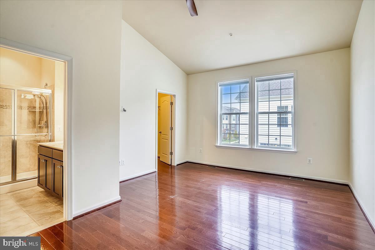 MARKET SQUARE - Residential Lease