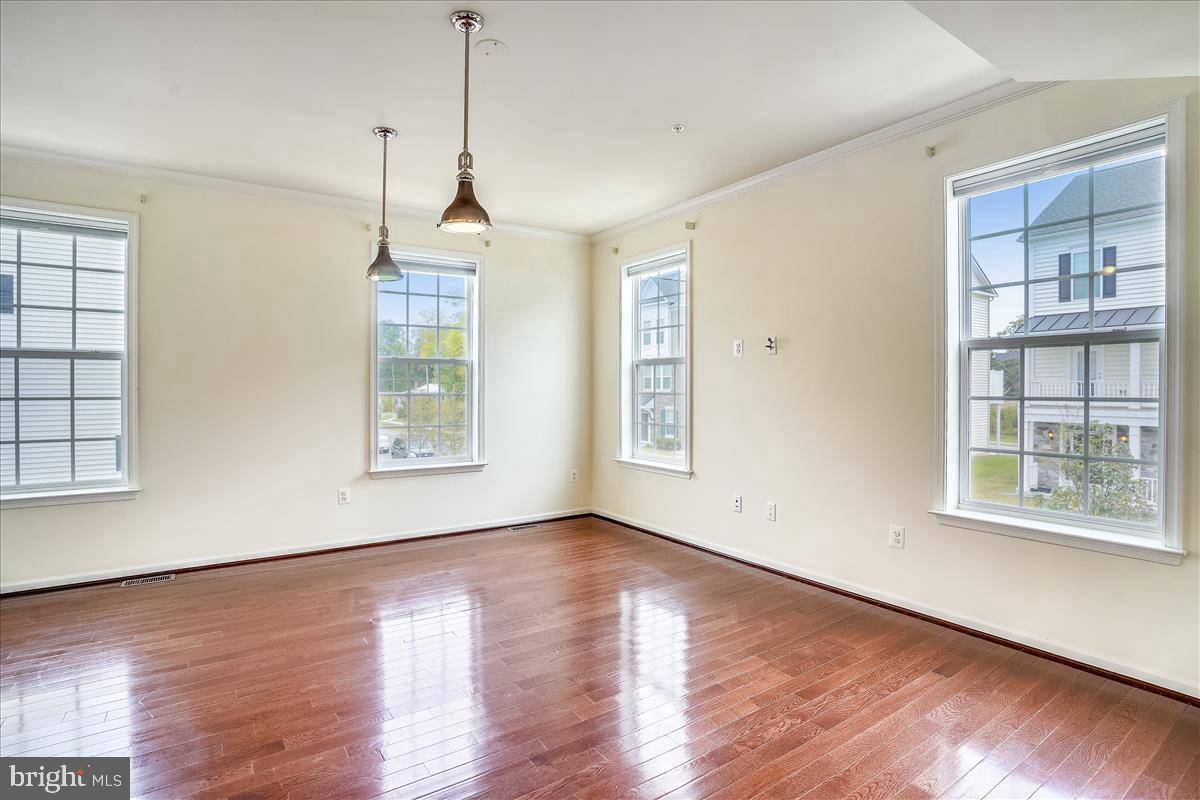 MARKET SQUARE - Residential Lease