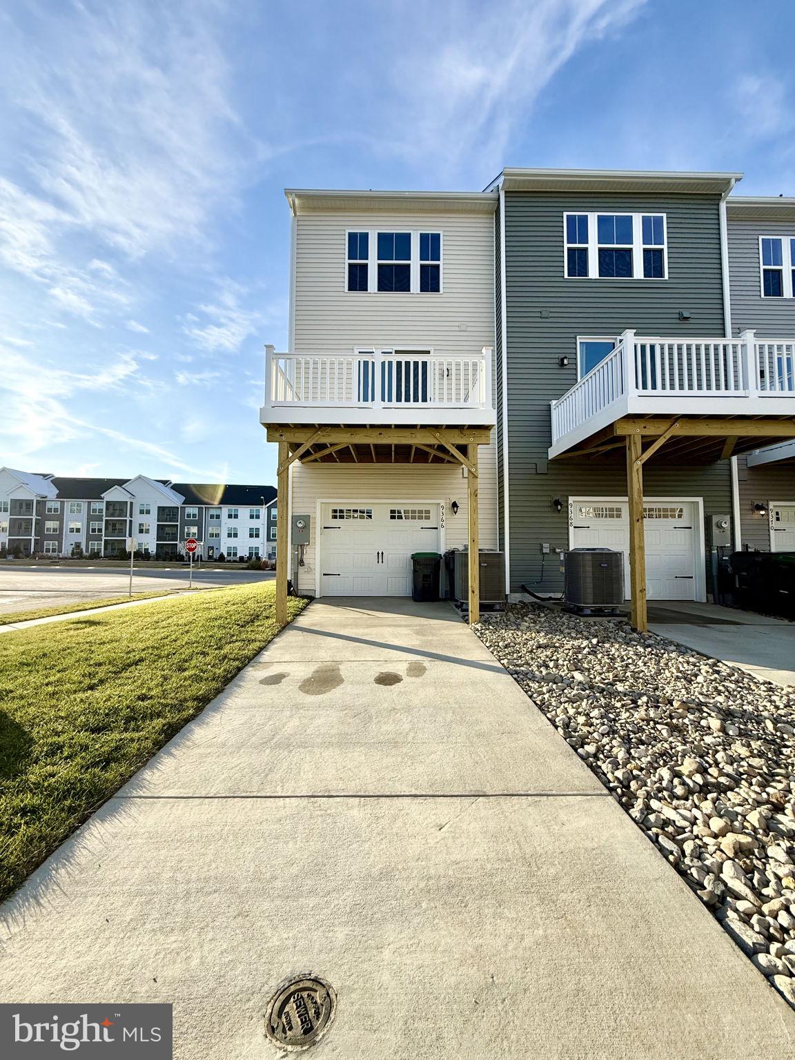 ALEXANDER'S CROSSING - Residential Lease