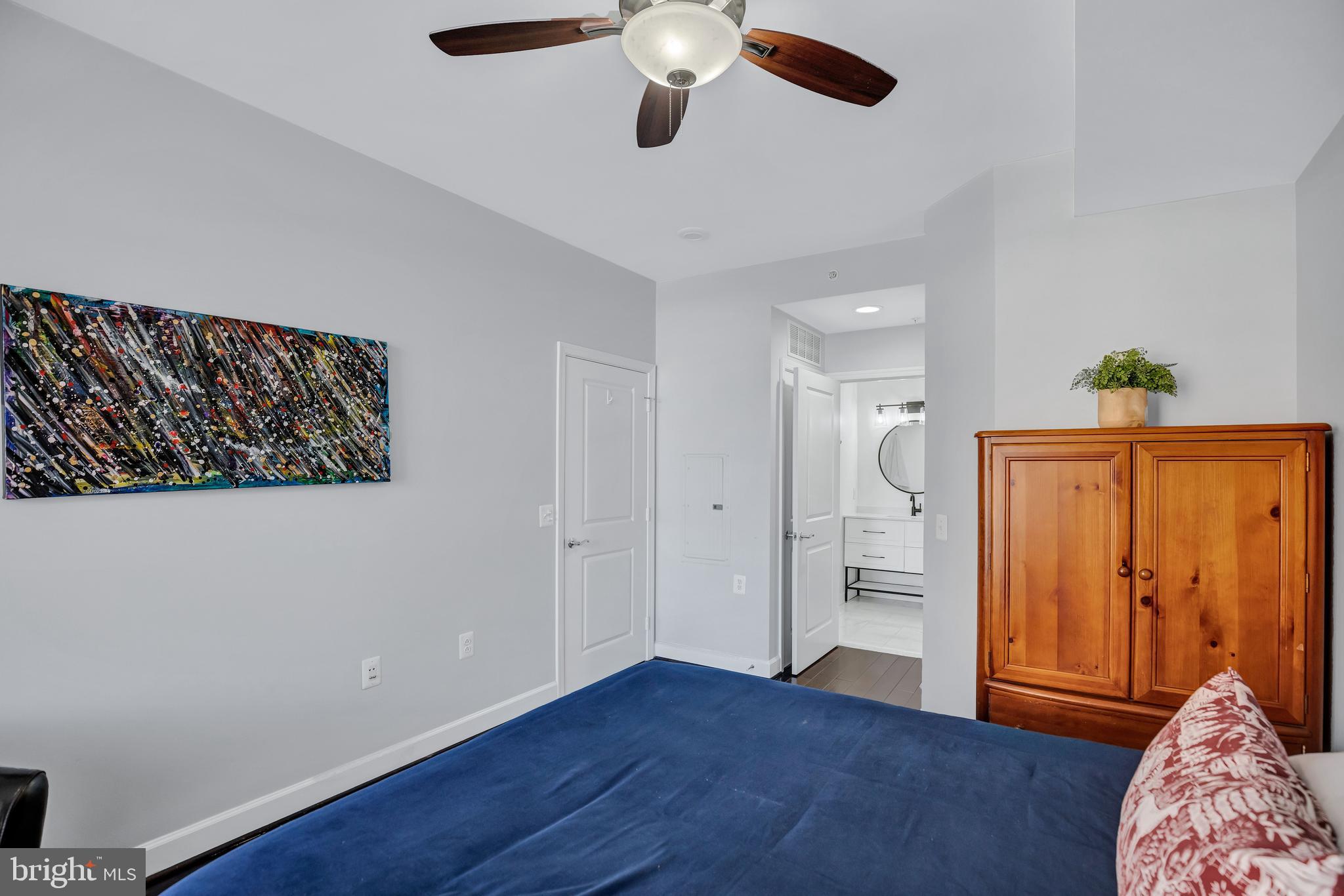 ECLIPSE ON CENTER PARK - Residential