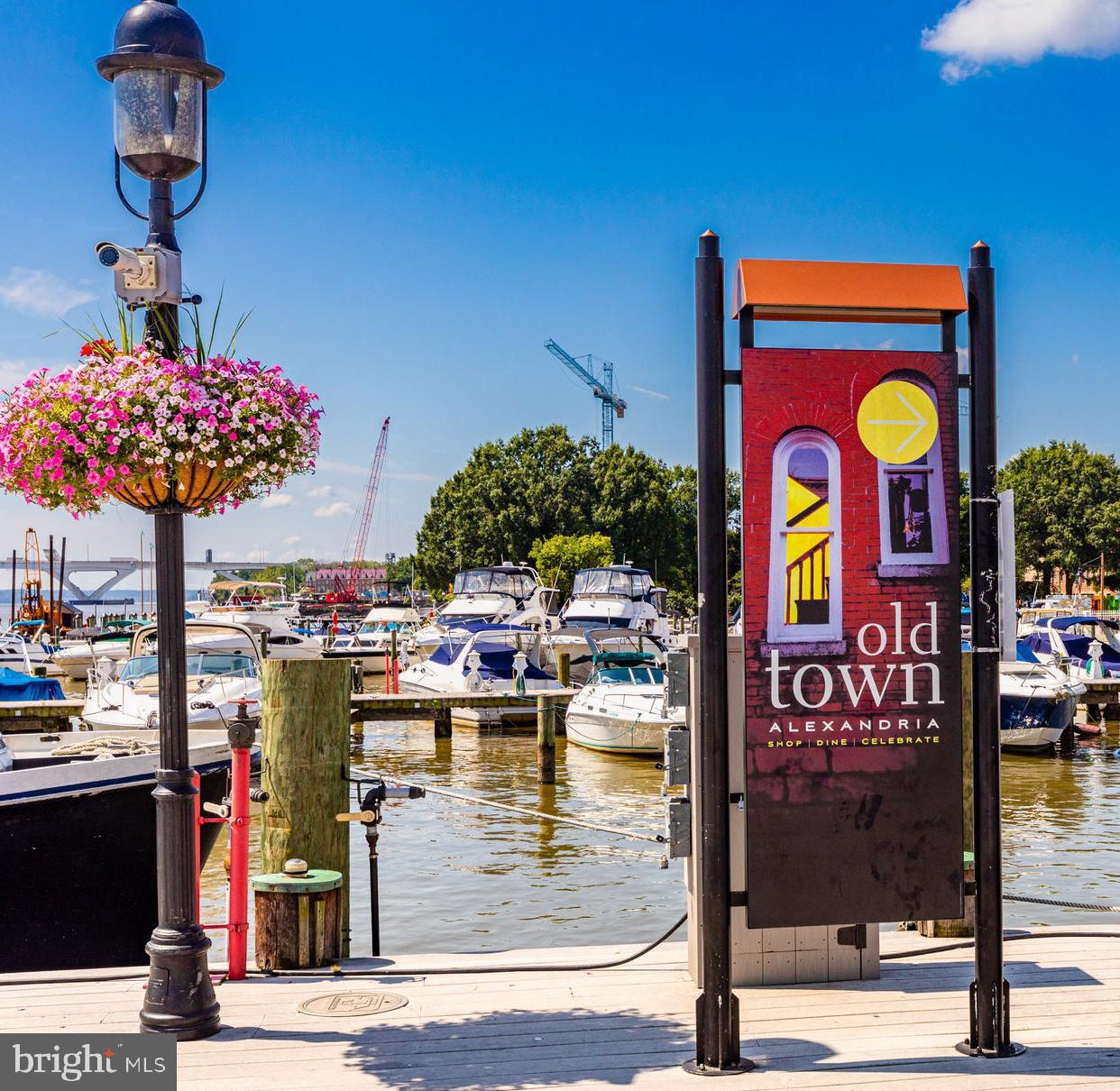 ECLIPSE ON CENTER PARK - Residential