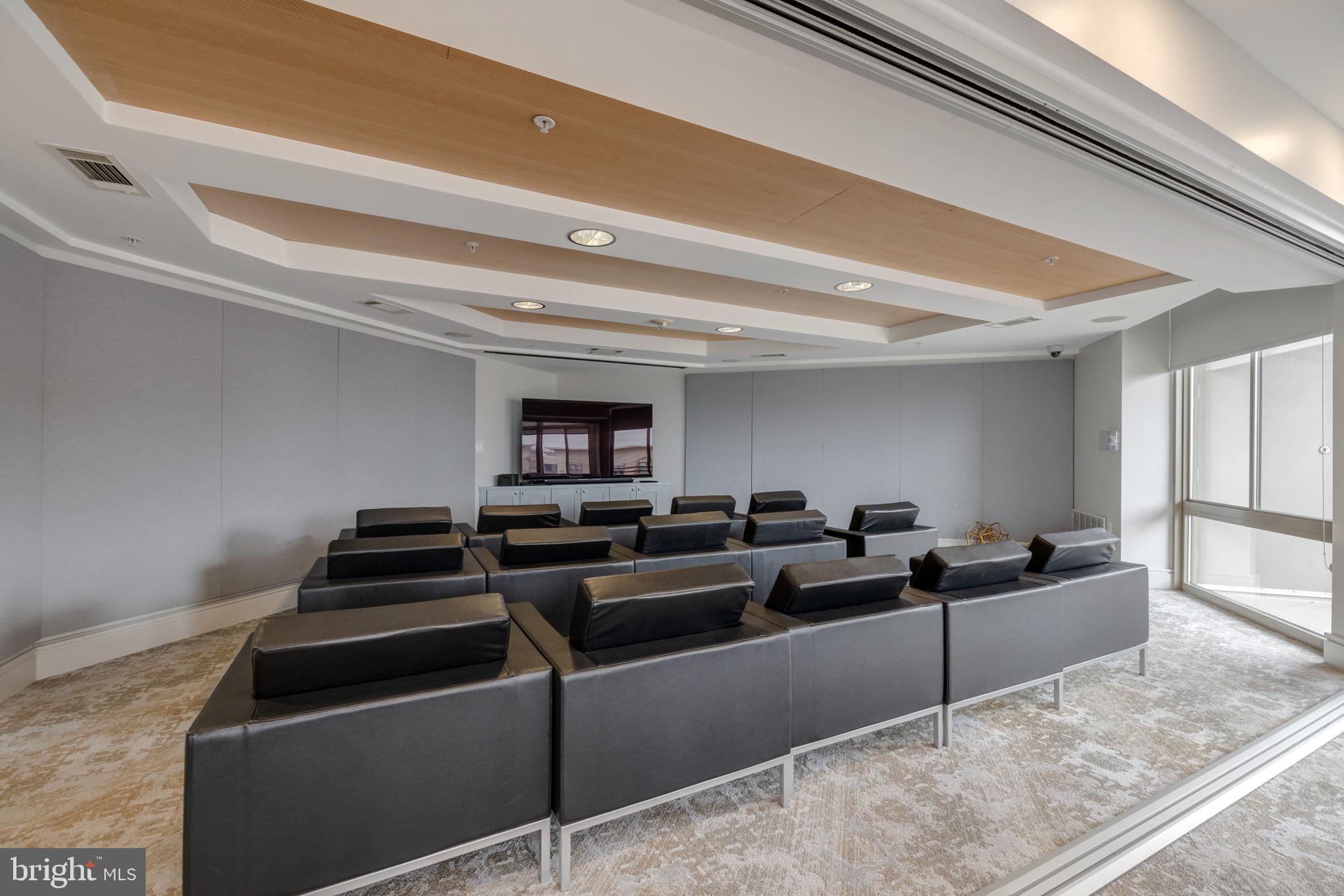 ECLIPSE ON CENTER PARK - Residential