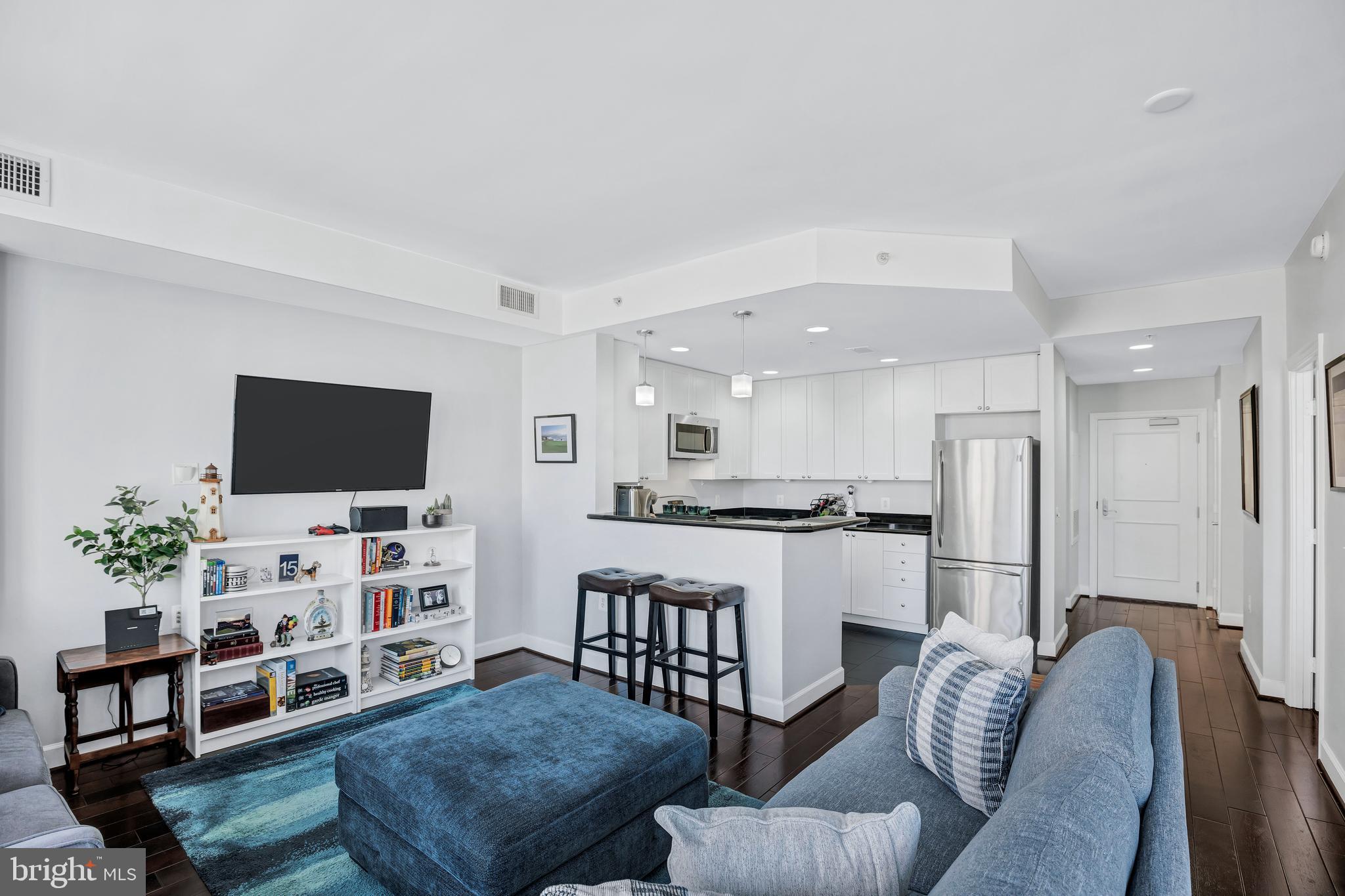 ECLIPSE ON CENTER PARK - Residential