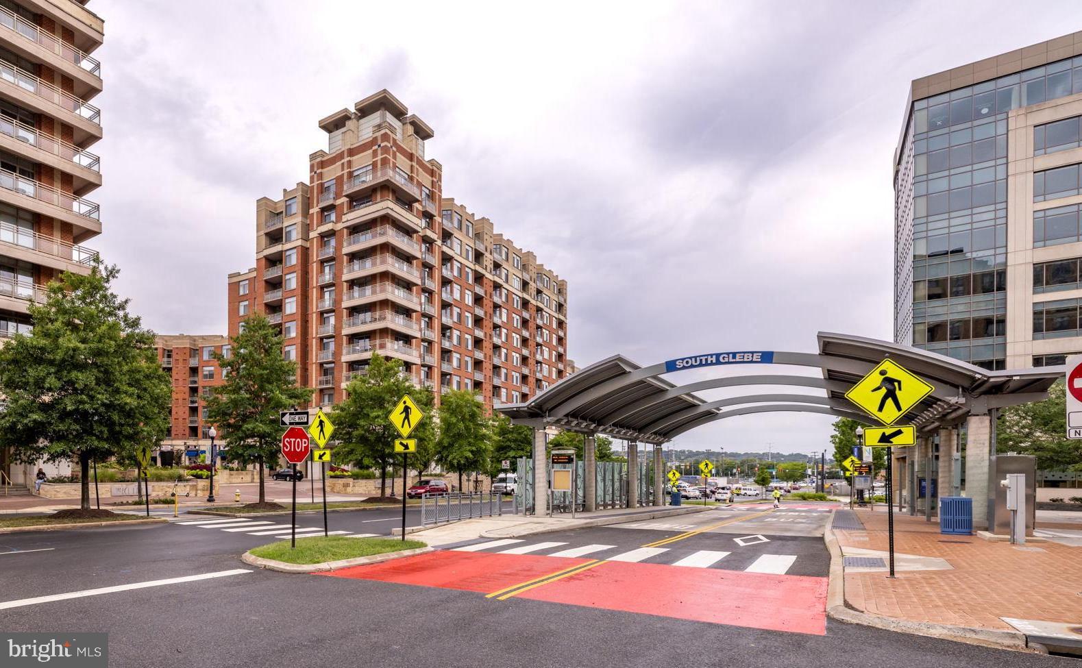 ECLIPSE ON CENTER PARK - Residential