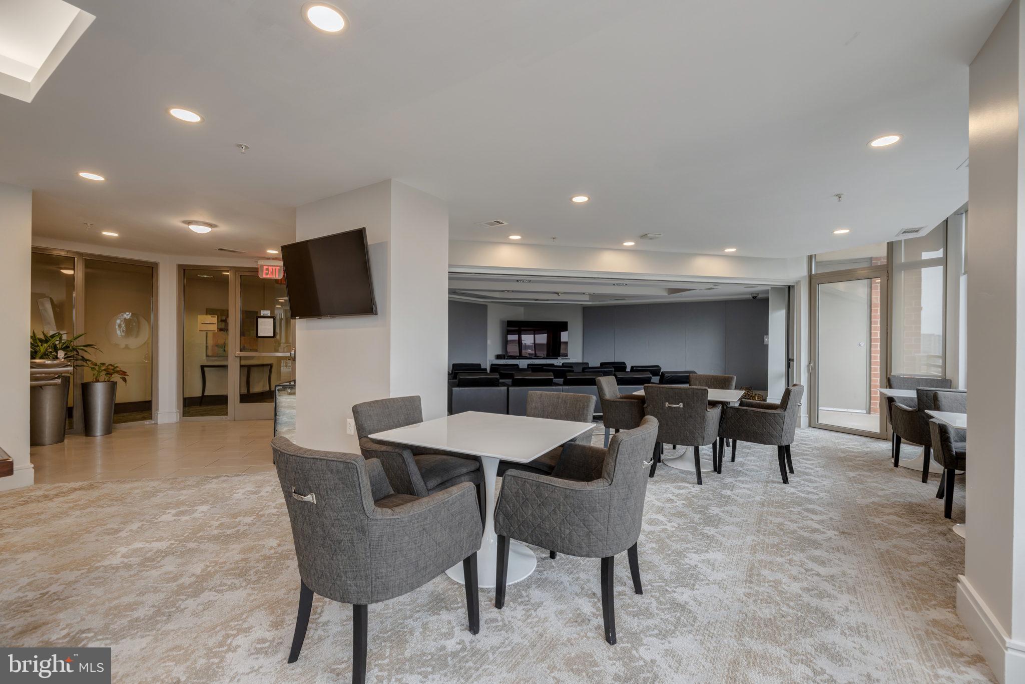 ECLIPSE ON CENTER PARK - Residential