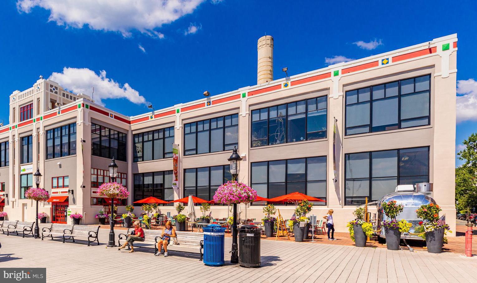 ECLIPSE ON CENTER PARK - Residential