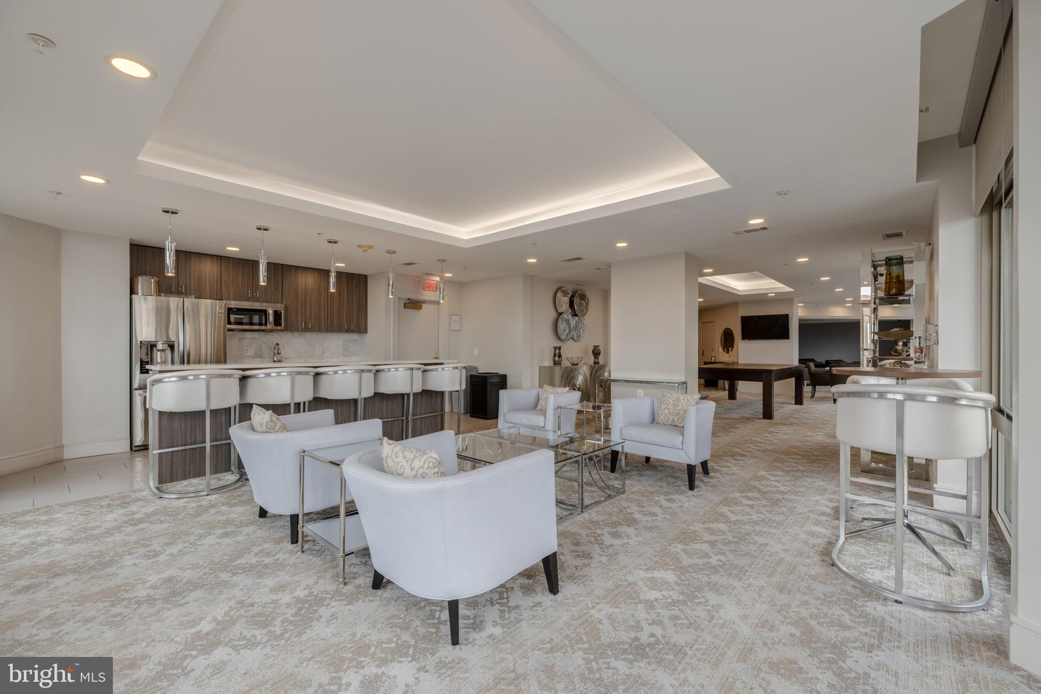 ECLIPSE ON CENTER PARK - Residential