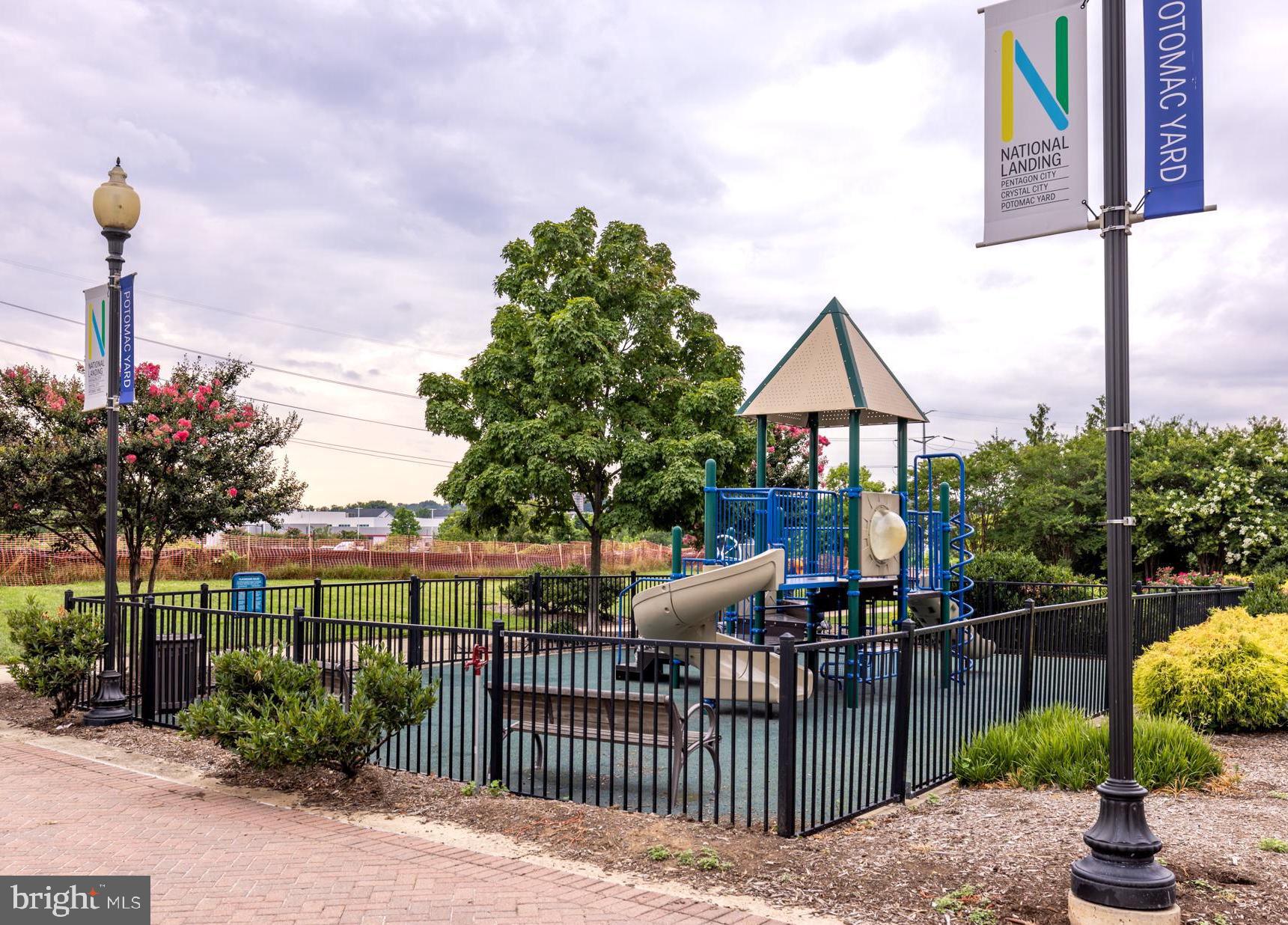 ECLIPSE ON CENTER PARK - Residential