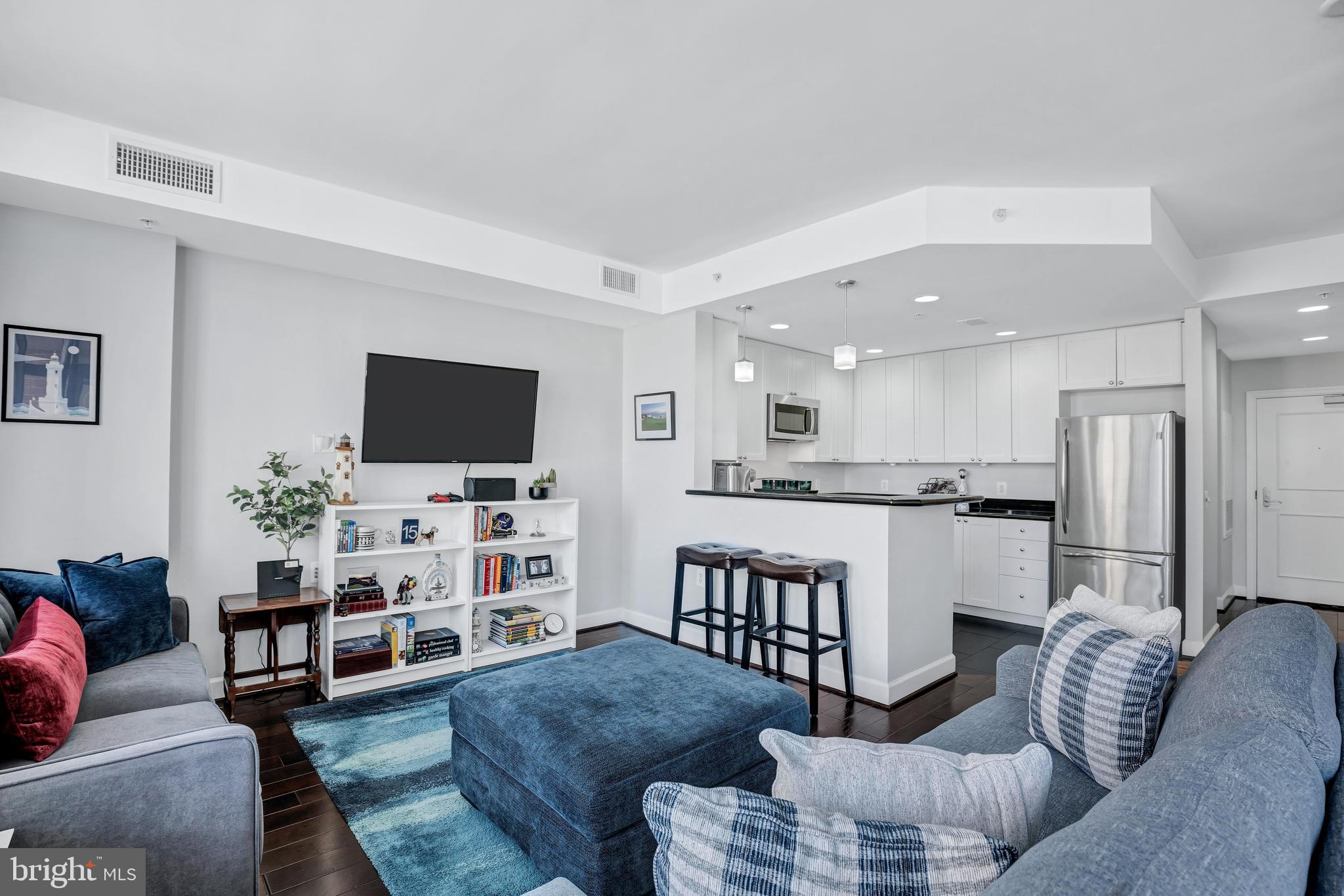 ECLIPSE ON CENTER PARK - Residential