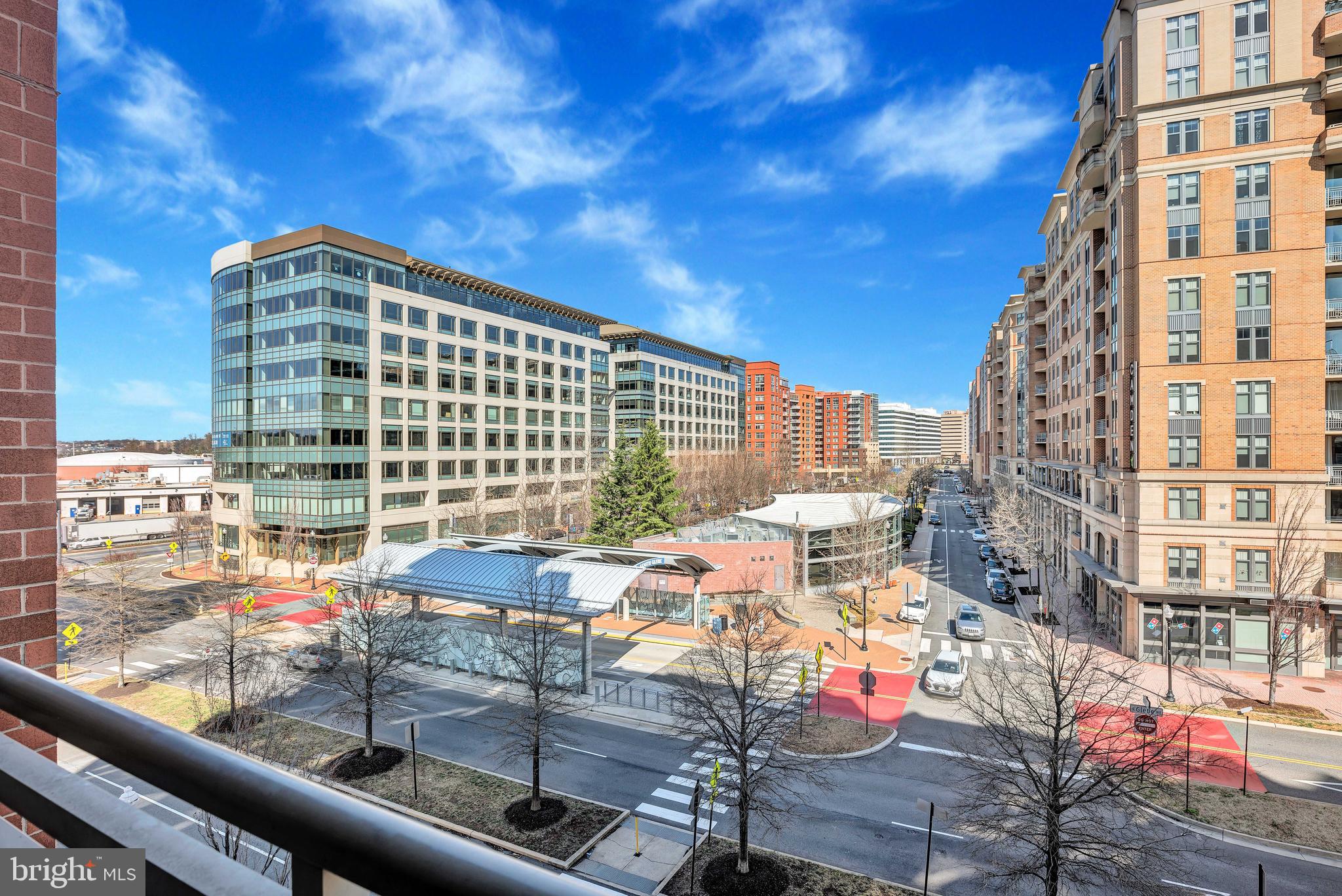 ECLIPSE ON CENTER PARK - Residential