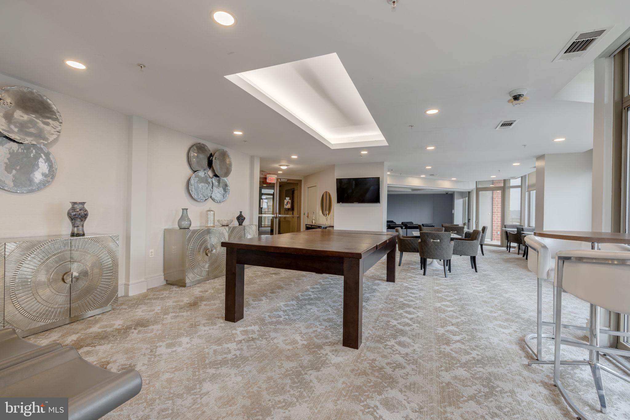 ECLIPSE ON CENTER PARK - Residential