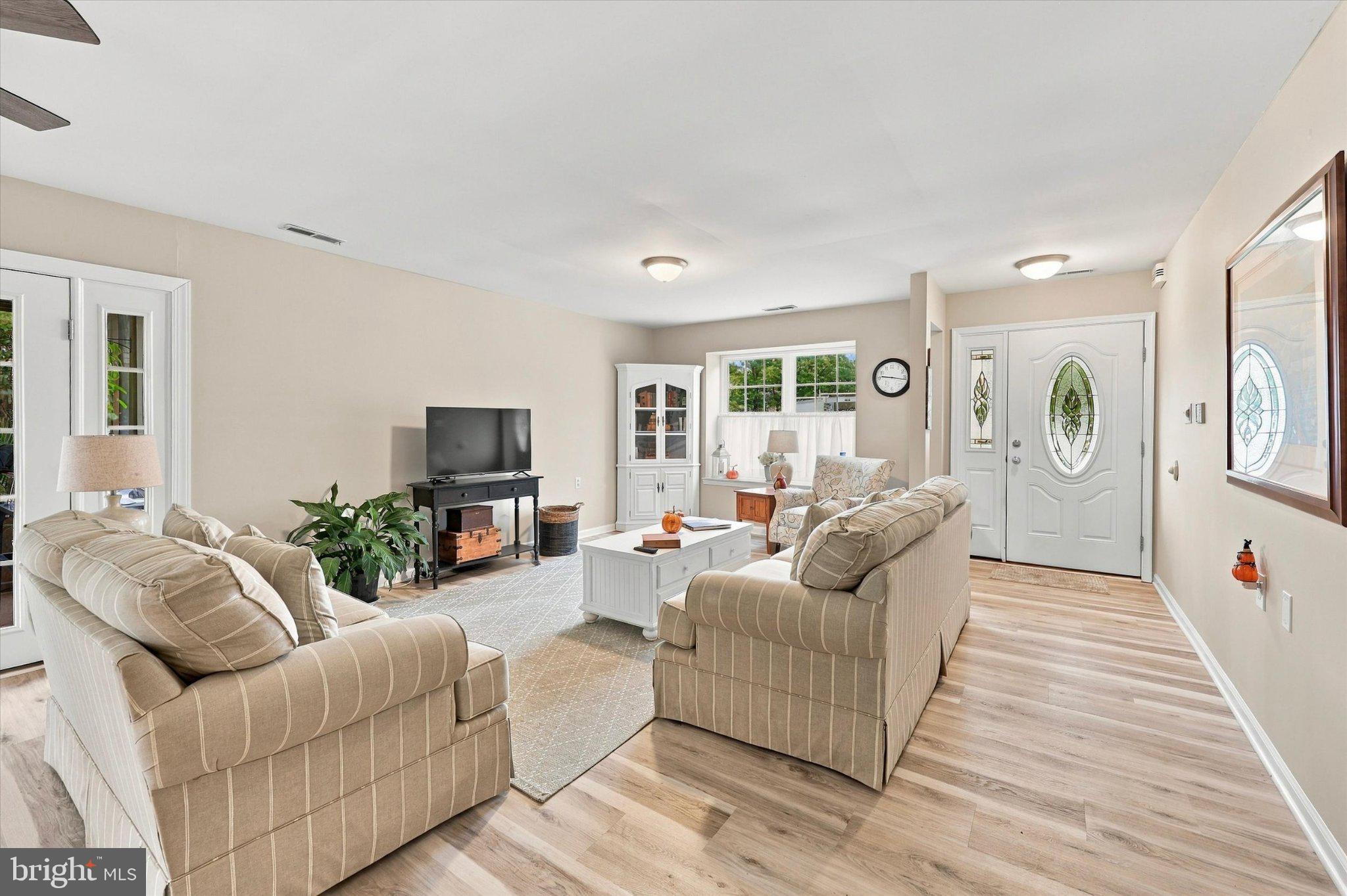3 AVANDALE COURT