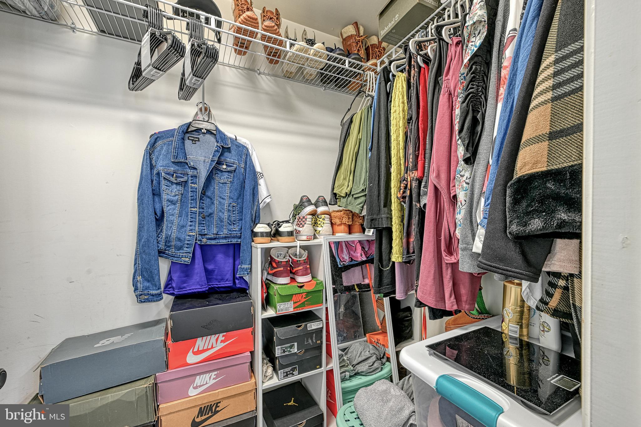 COUNTRYSIDE - Residential