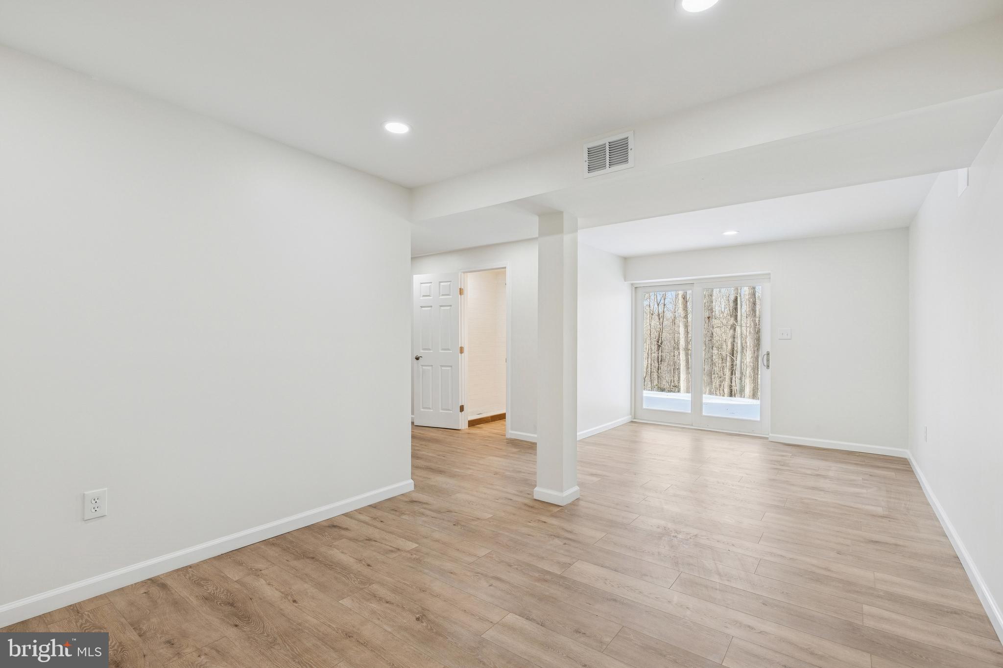 LAKE KARYLBROOK - Residential