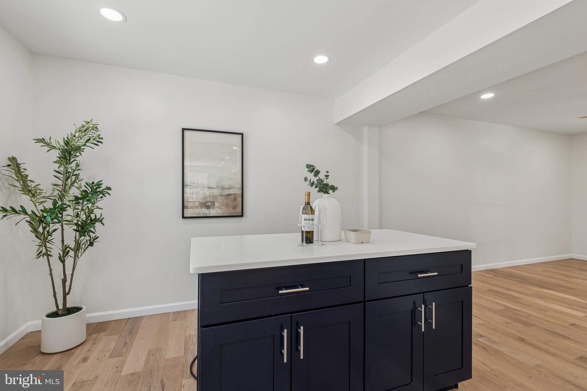 LAKE KARYLBROOK - Residential