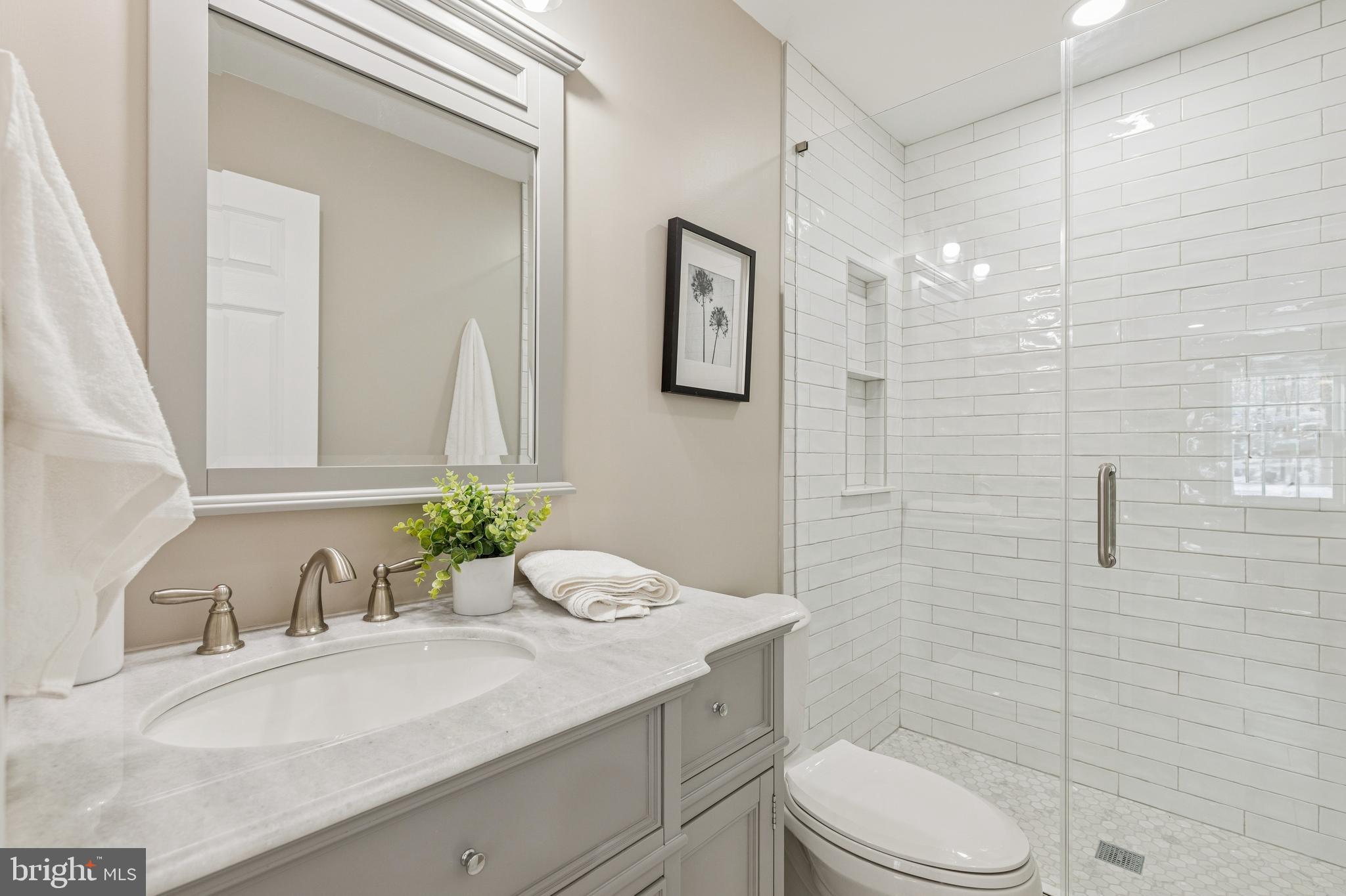 LAKE KARYLBROOK - Residential