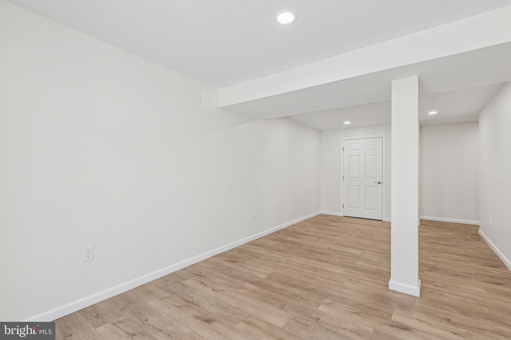 LAKE KARYLBROOK - Residential