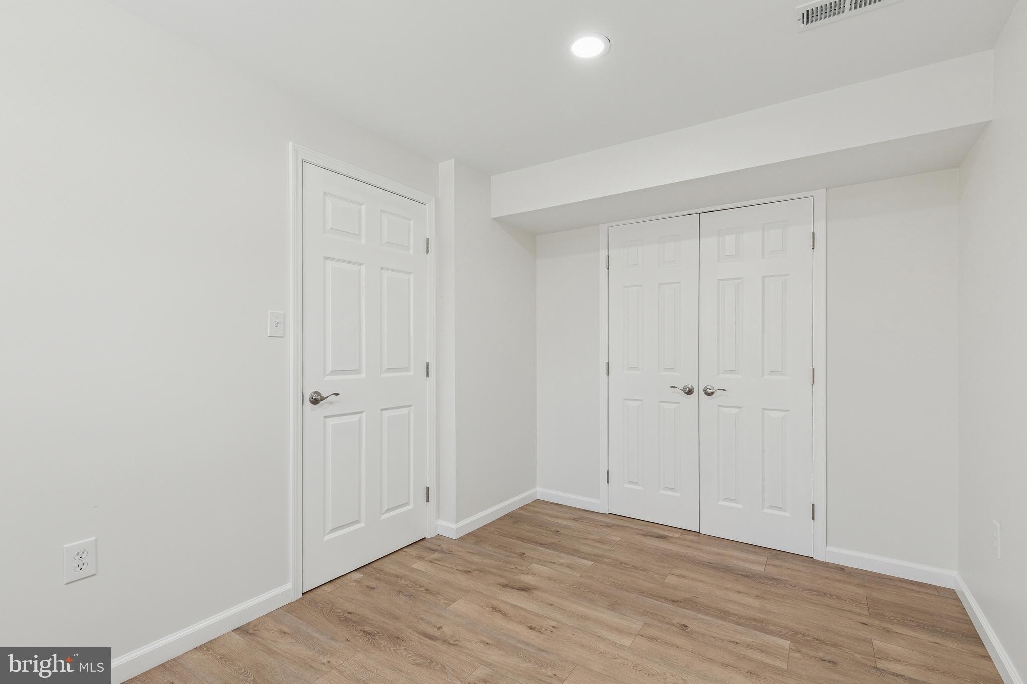 LAKE KARYLBROOK - Residential