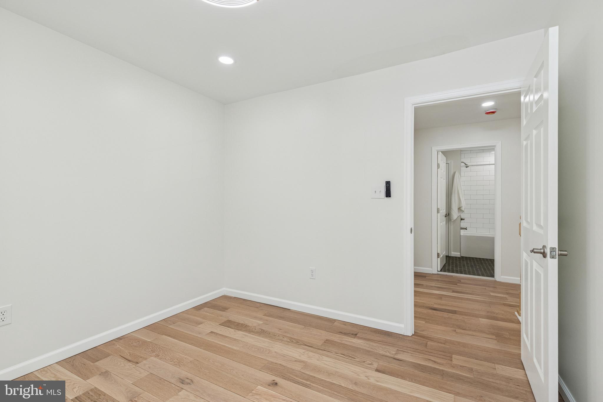 LAKE KARYLBROOK - Residential