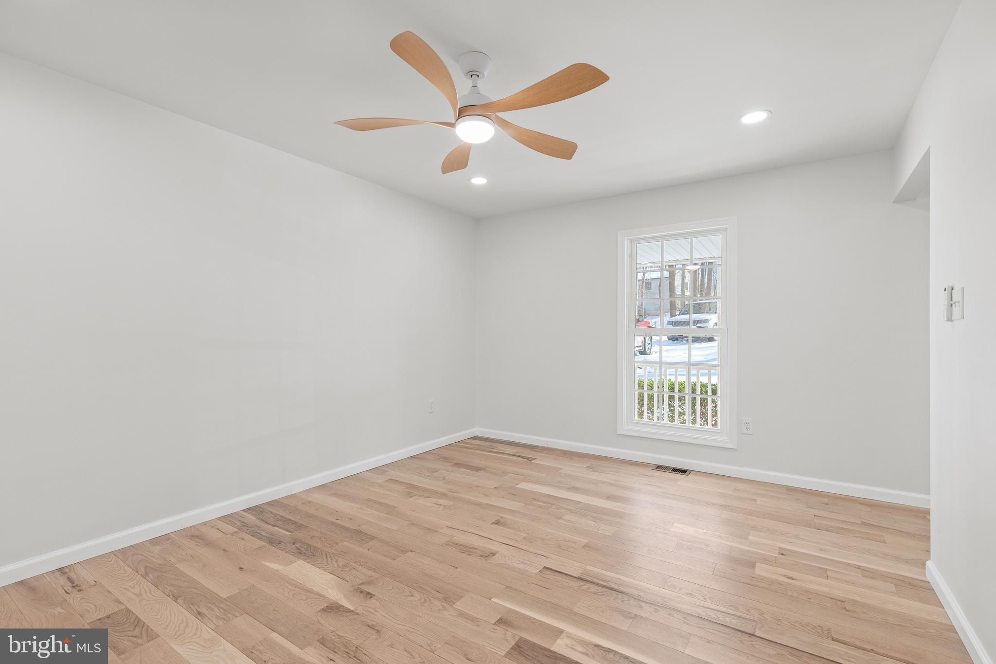 LAKE KARYLBROOK - Residential