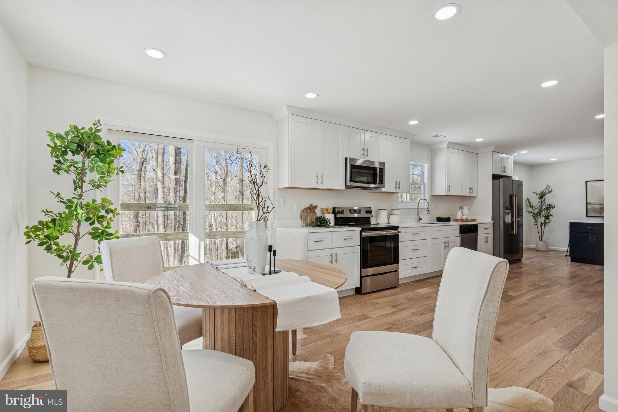 LAKE KARYLBROOK - Residential