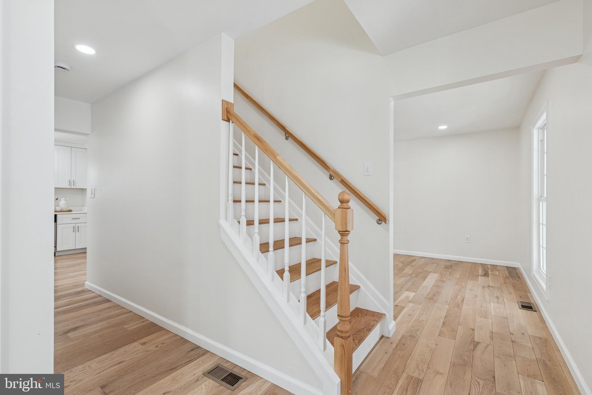 LAKE KARYLBROOK - Residential