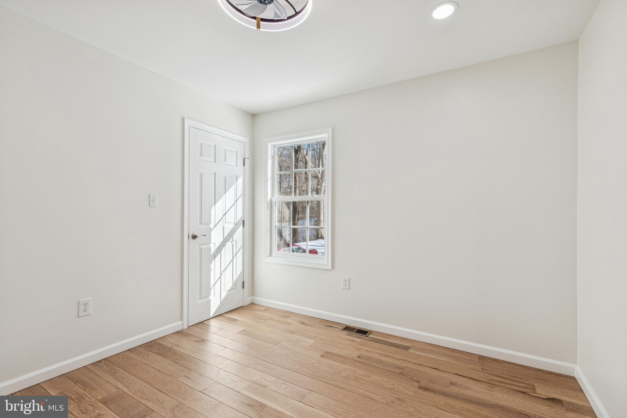 LAKE KARYLBROOK - Residential