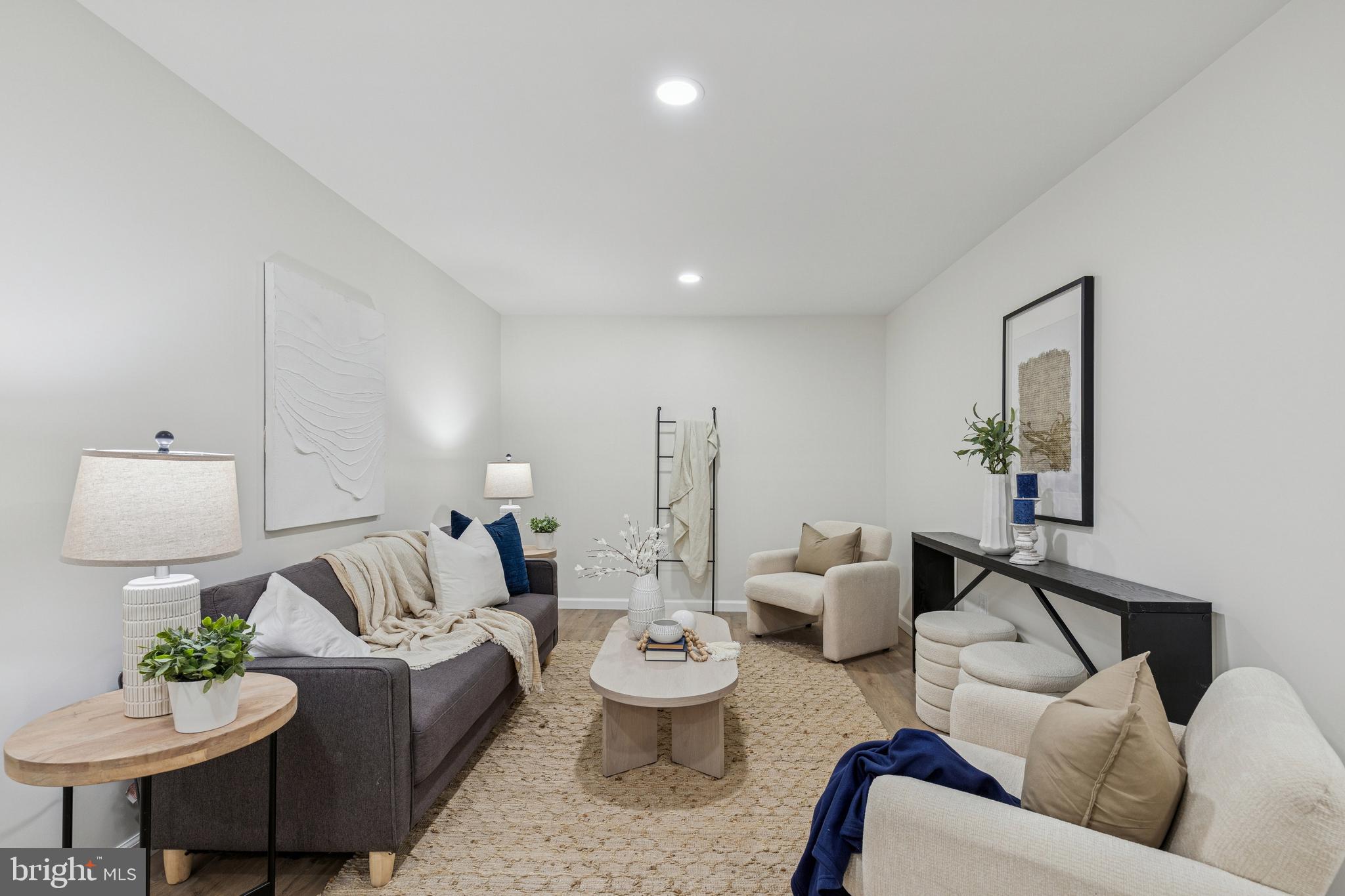 LAKE KARYLBROOK - Residential