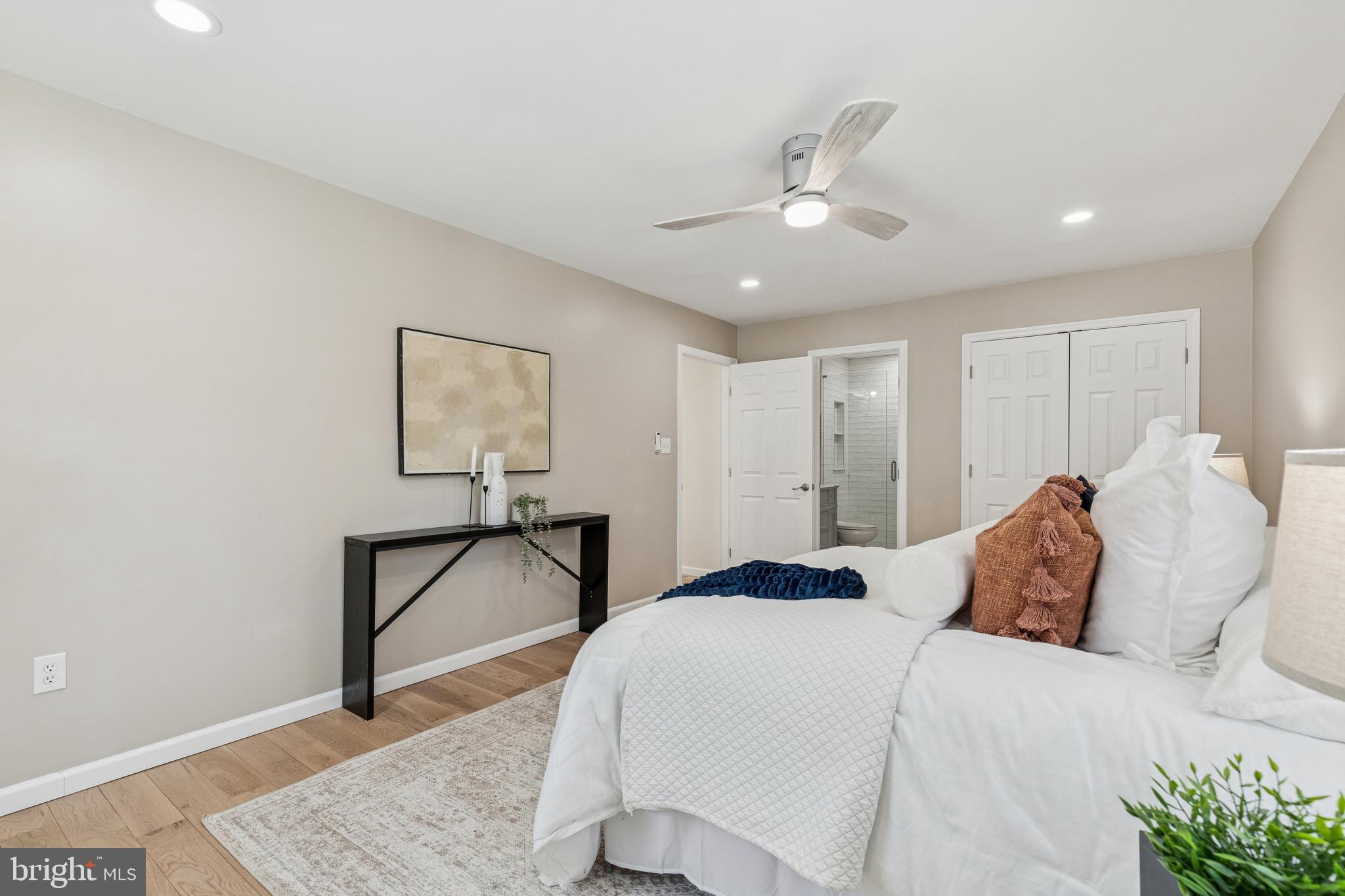 LAKE KARYLBROOK - Residential