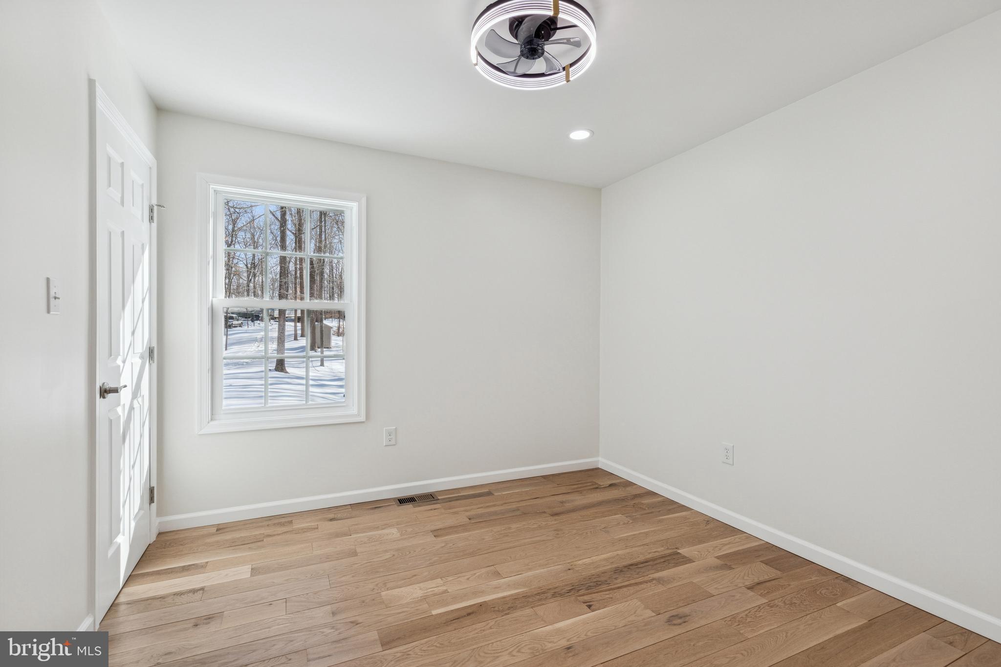 LAKE KARYLBROOK - Residential