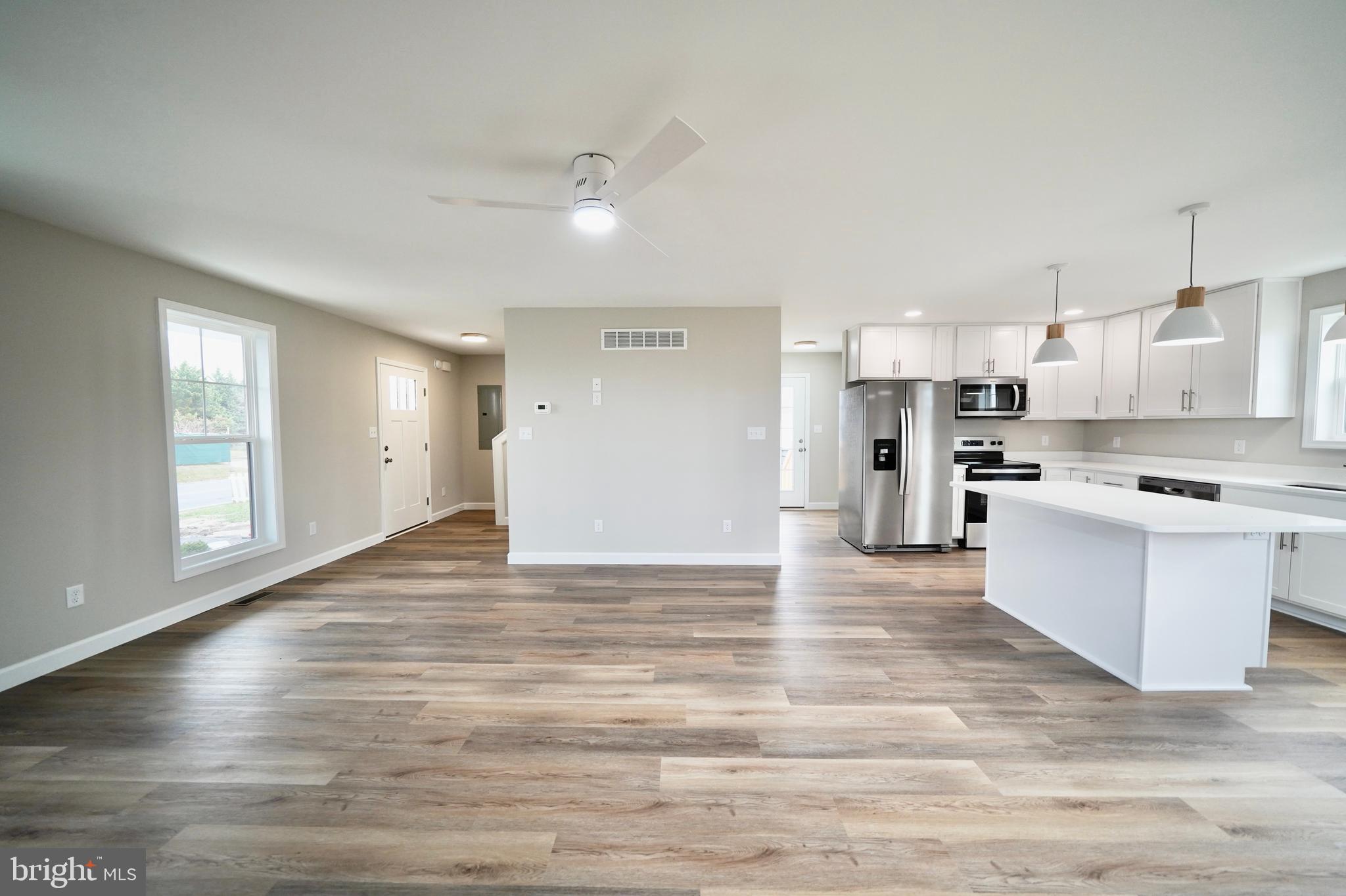 304 S RAILROAD AVENUE