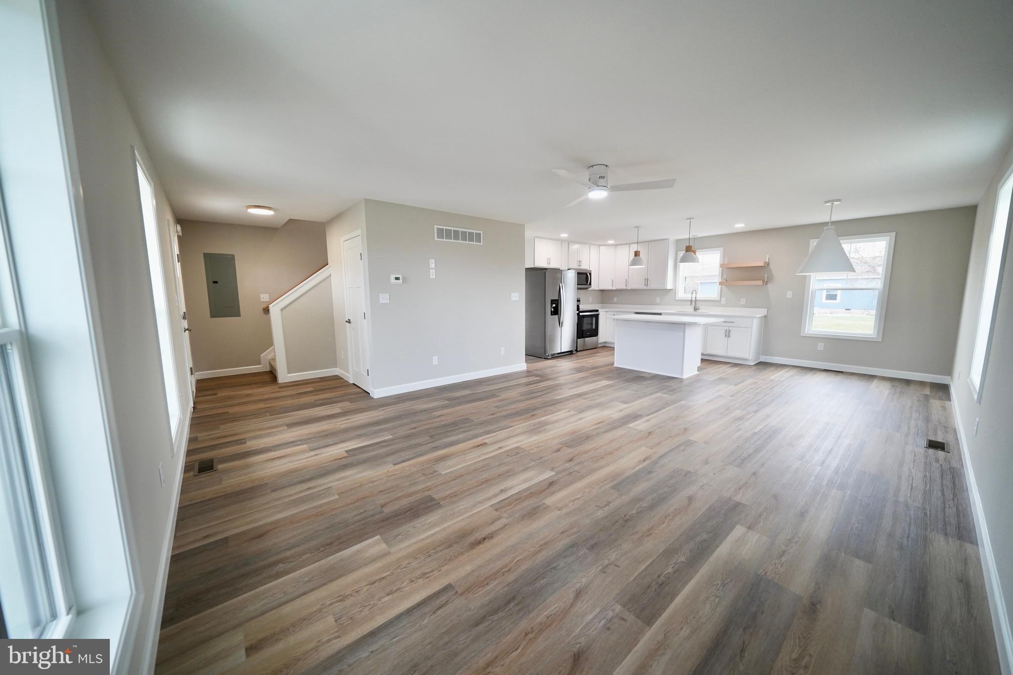 304 S RAILROAD AVENUE