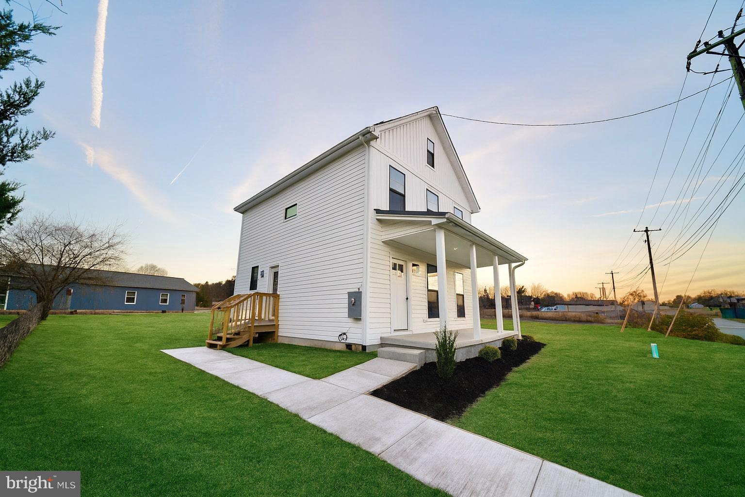 304 S RAILROAD AVENUE