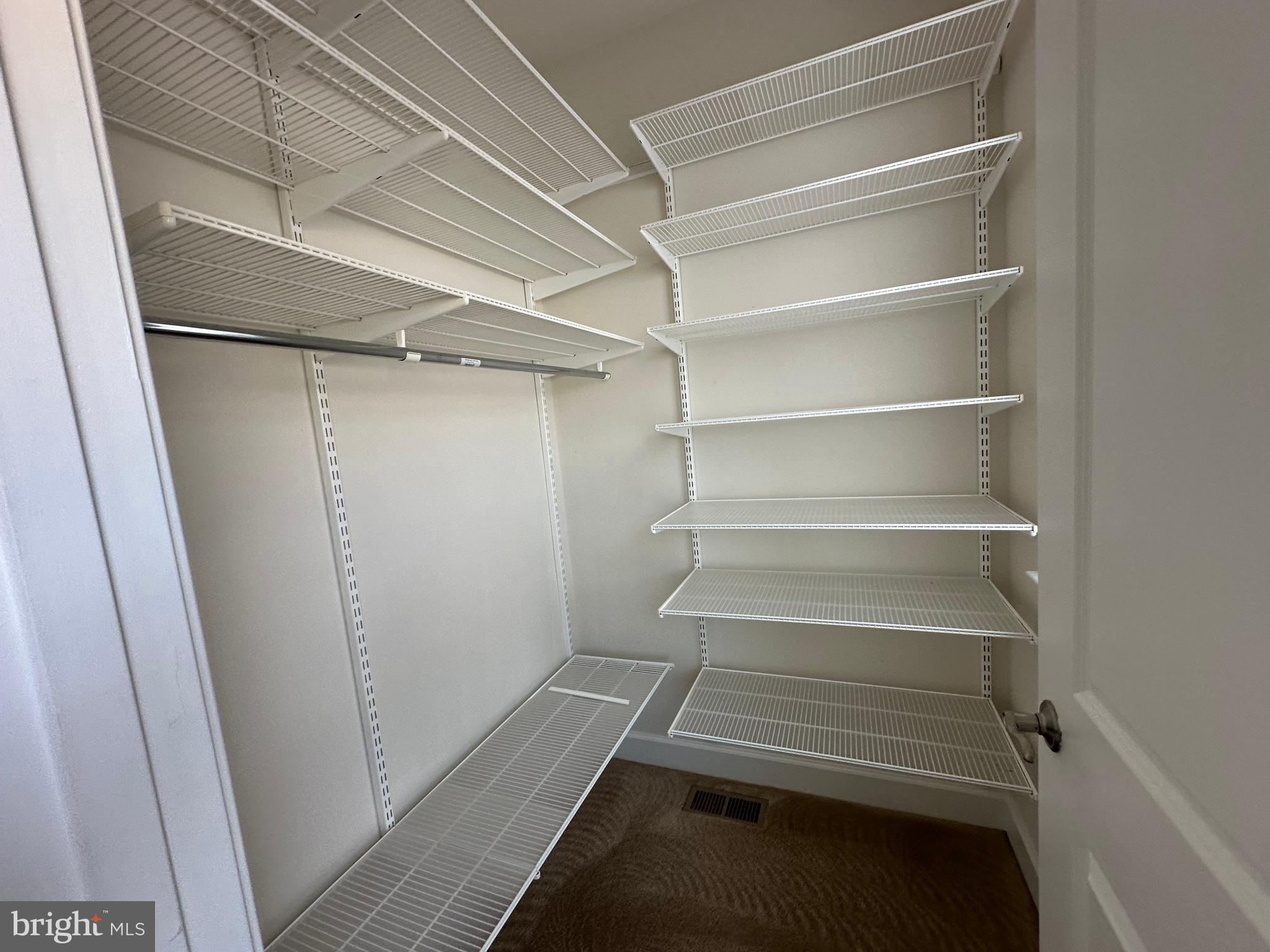 AMBROSE HILLS - Residential Lease