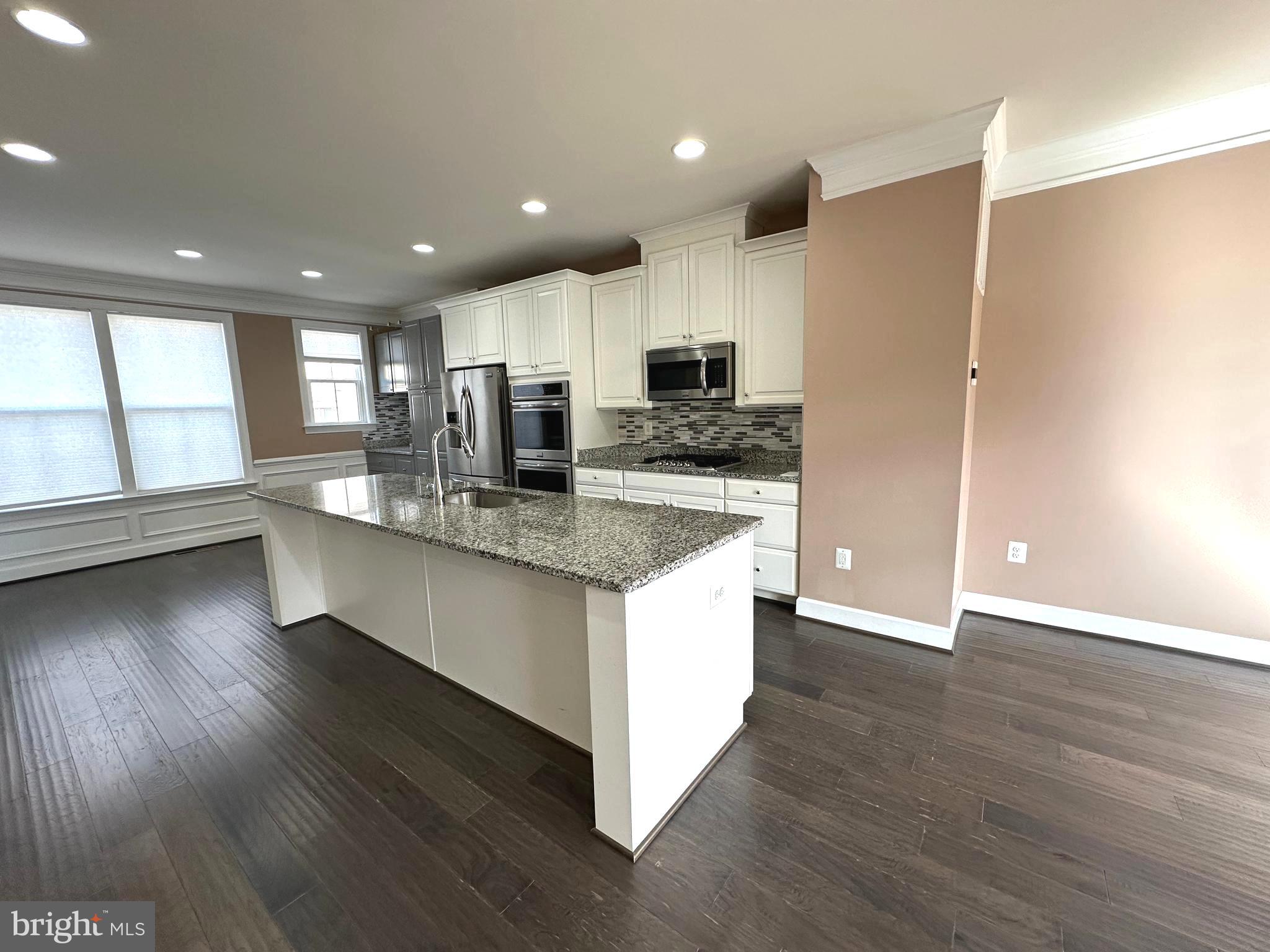 AMBROSE HILLS - Residential Lease