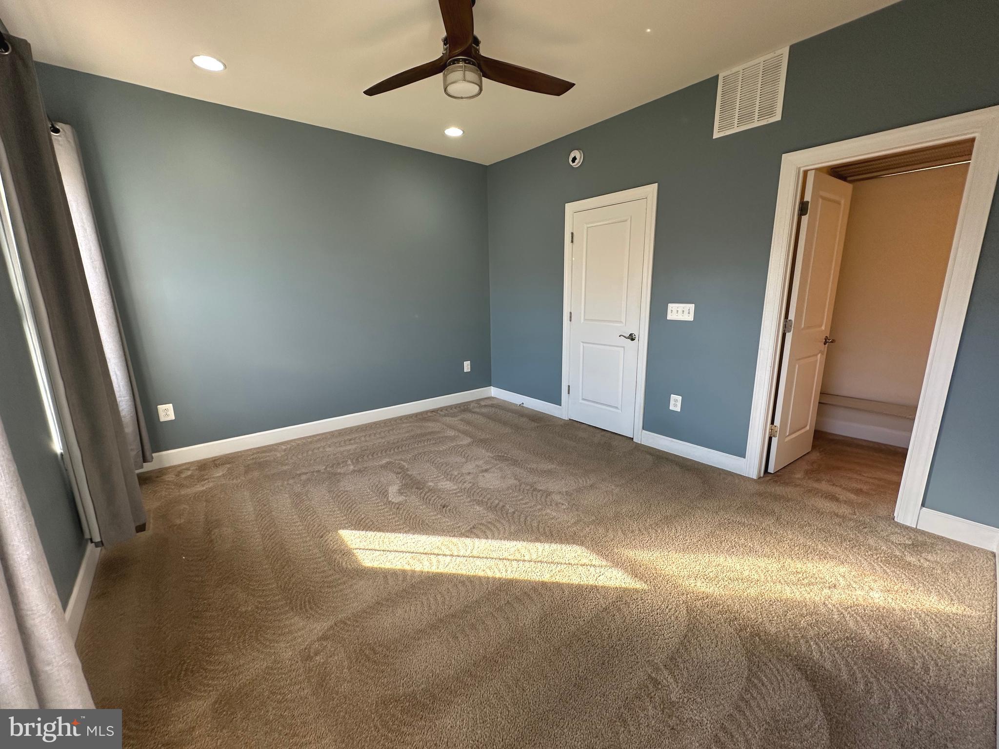 AMBROSE HILLS - Residential Lease