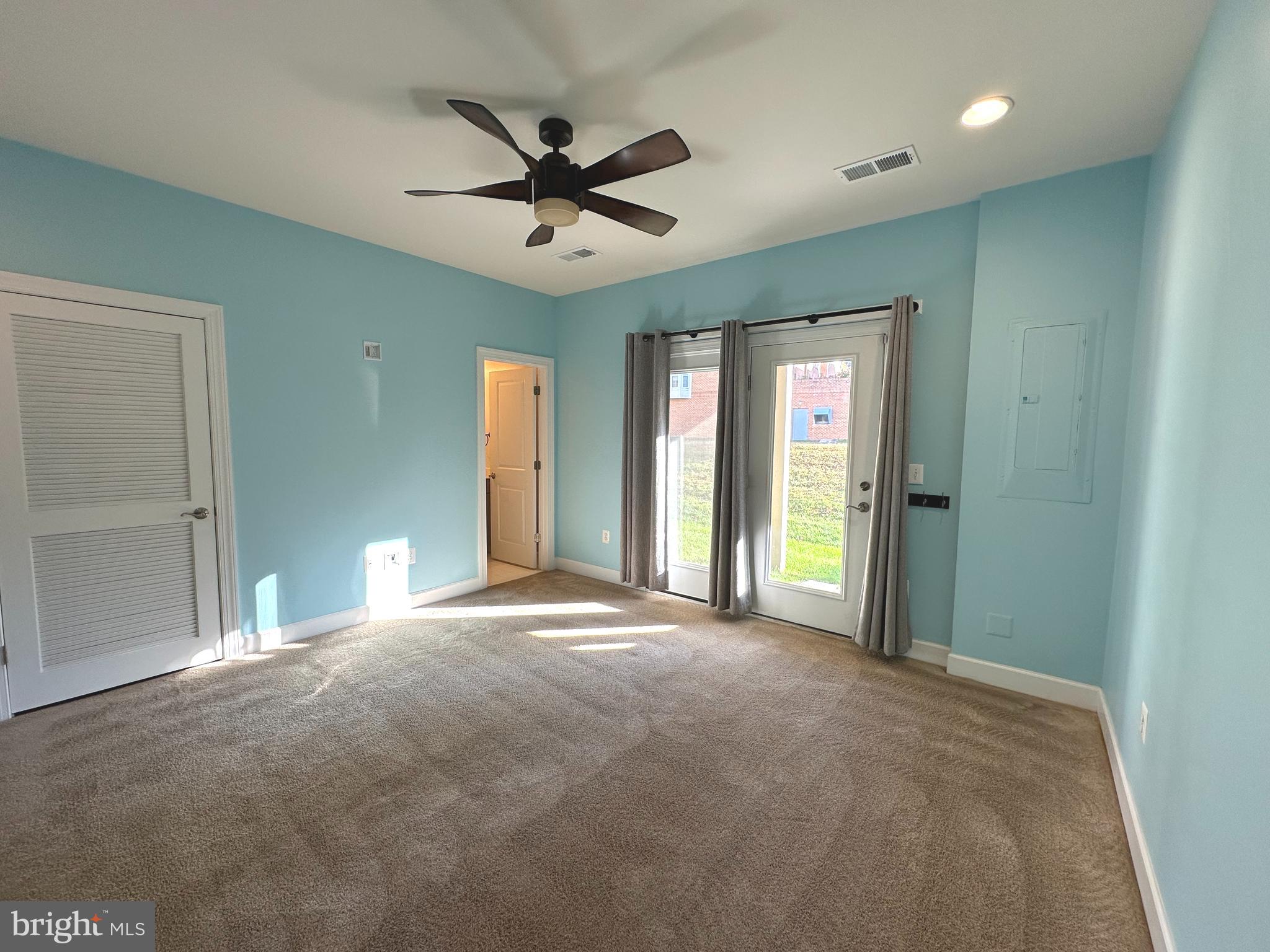 AMBROSE HILLS - Residential Lease