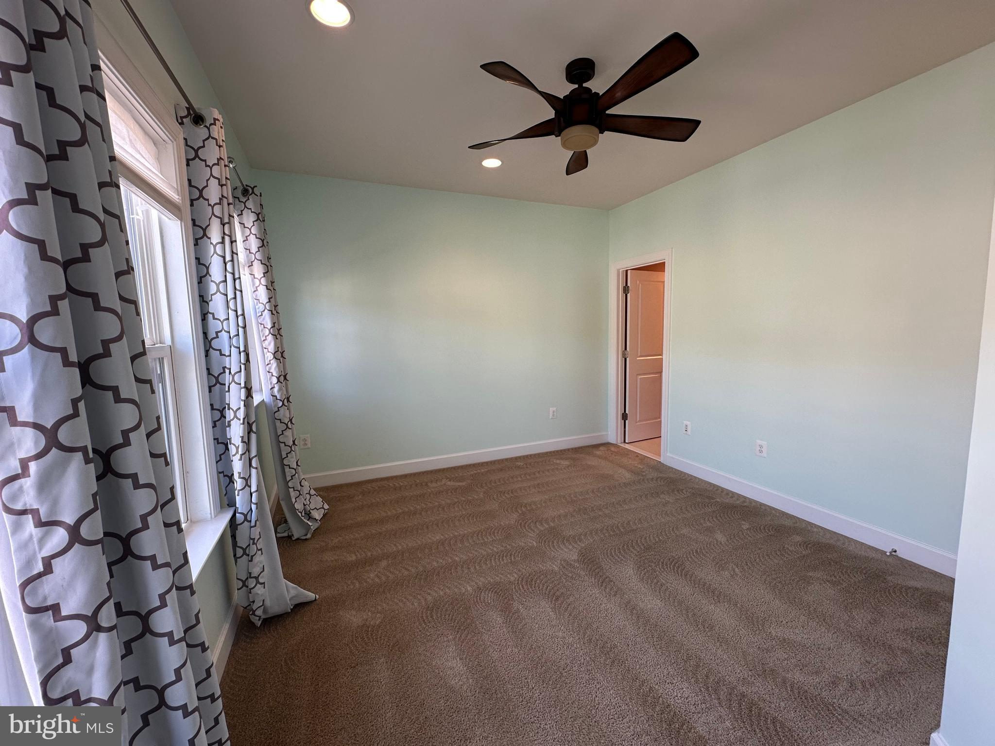 AMBROSE HILLS - Residential Lease