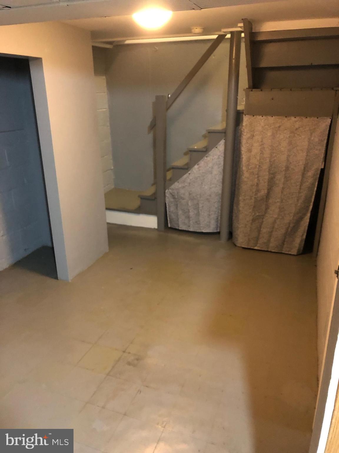 BELLS CORNER - Residential Lease