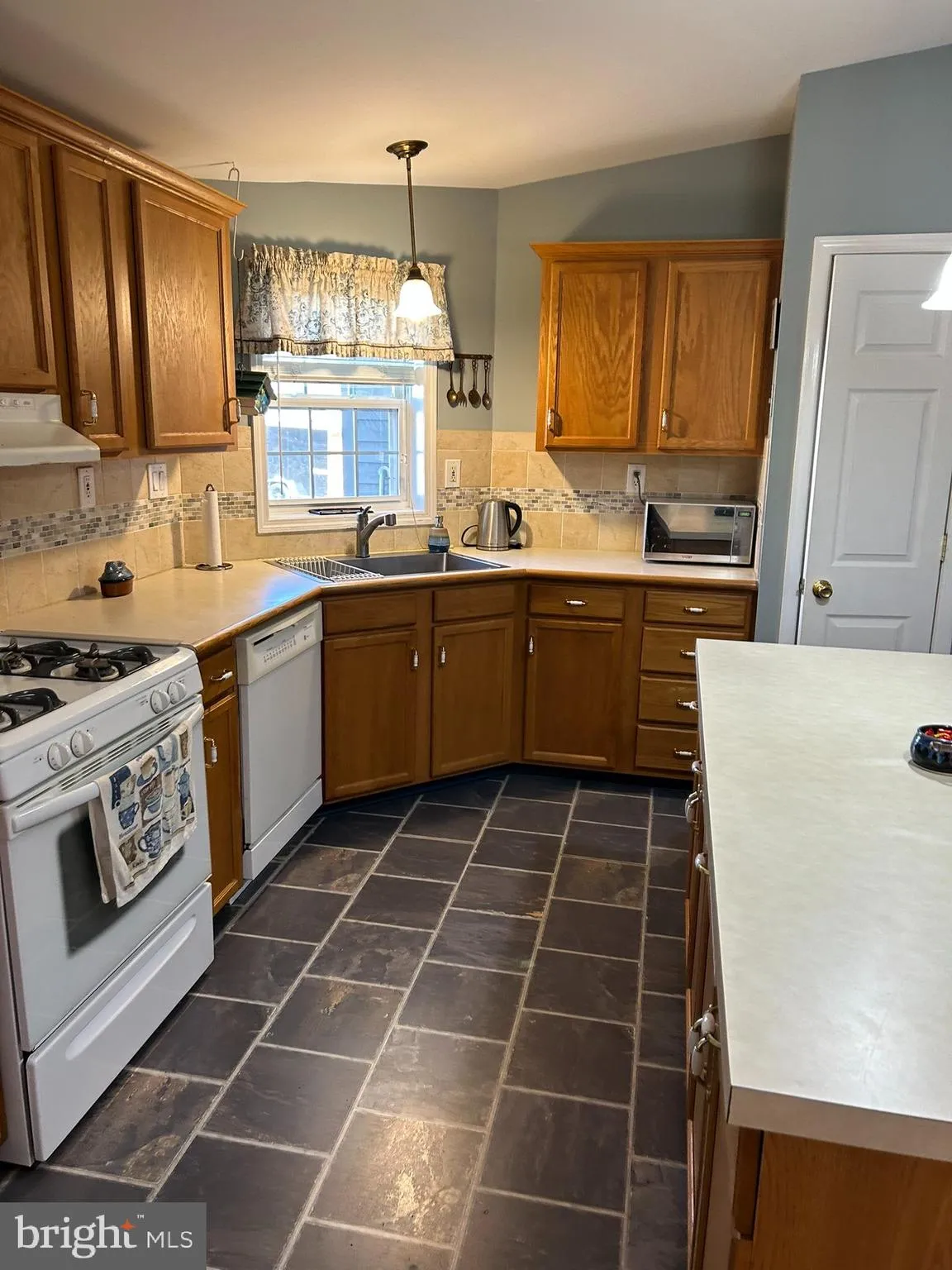 Mays Landing, New Jersey 08330, United States, 3 Bedrooms Bedrooms, ,2 BathroomsBathrooms,Residential,Active,239128