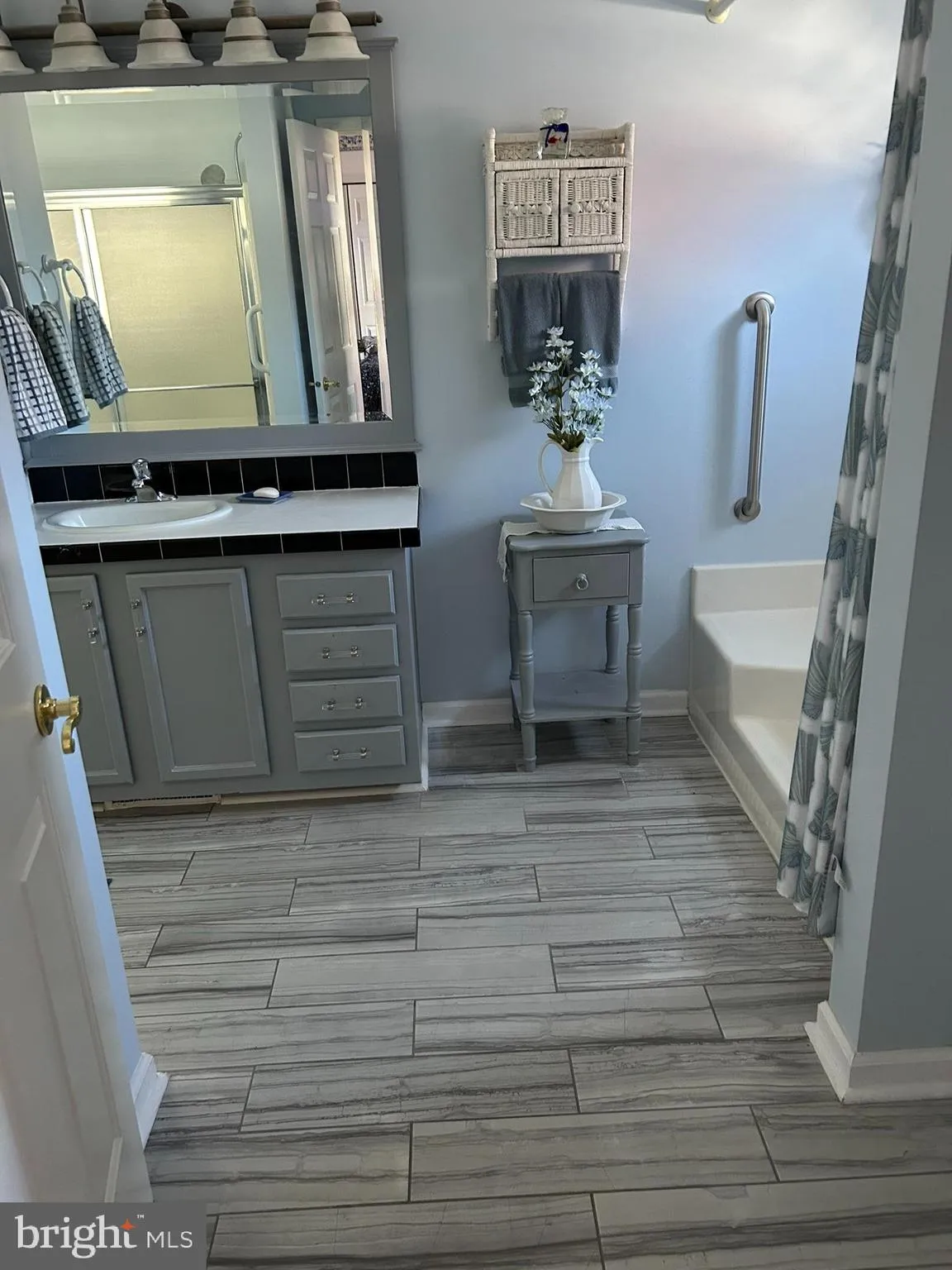 Mays Landing, New Jersey 08330, United States, 3 Bedrooms Bedrooms, ,2 BathroomsBathrooms,Residential,Active,239128