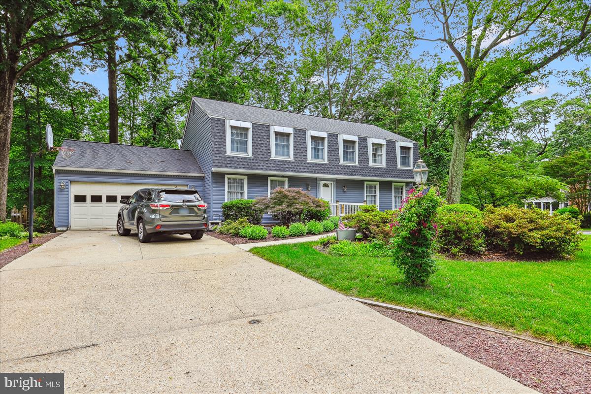 **NEW PHOTOS AND NEW VIRTUAL TOUR**
** Welcome to 537 Bay Green Drive in the Beautiful Community of Bay Hills**Large Corner Lot with Wooded Views in Rear Yard**Recent improvements-2025 Roof, Siding, Gutters, Water Heater, Upgraded Attic Insulation, Whole House Smoke/CO Sensors, All Bedrooms Freshly Painted Neutral**2021 New Dishwasher, Whole House Upgraded highest Quality Carpet and Padding, New LVP Flooring**Main Level Living and Dining Rooms**Kitchen Opens up to Eating Area and Family Room w/Gas Fireplace** Spacious Deck w/Grilling Area off of Family Room**Laundry on Main Level**Private Half Bath is also on Main Level**Upper Level has Primary Bedroom w/Primary Full Bath, 4 Additional Oversized Bedrooms and a Full Bath** **Lower Level has Room for Storage or a Vision of a Theatre Room/Game Room**Spacious Workshop on Lower Level**Two Car Garage and Plenty of Parking**Bay Hills Golf Course and Bay Hills Pool w/Memberships Available**Close to Shopping, Restaurants, Minutes to Downtown Annapolis, Route 50 to Baltimore, Fort Meade or DC**Welcome Home!**
Improvements-2025 Roof, Siding, Gutters, Water Heater, Dishwasher, Upgraded Attic Insulation, Whole House Smoke/CO Sensors, All Bedrooms Freshly Painted Neutral**2021 Whole House Upgraded Carpet and Padding, New LVP Flooring**