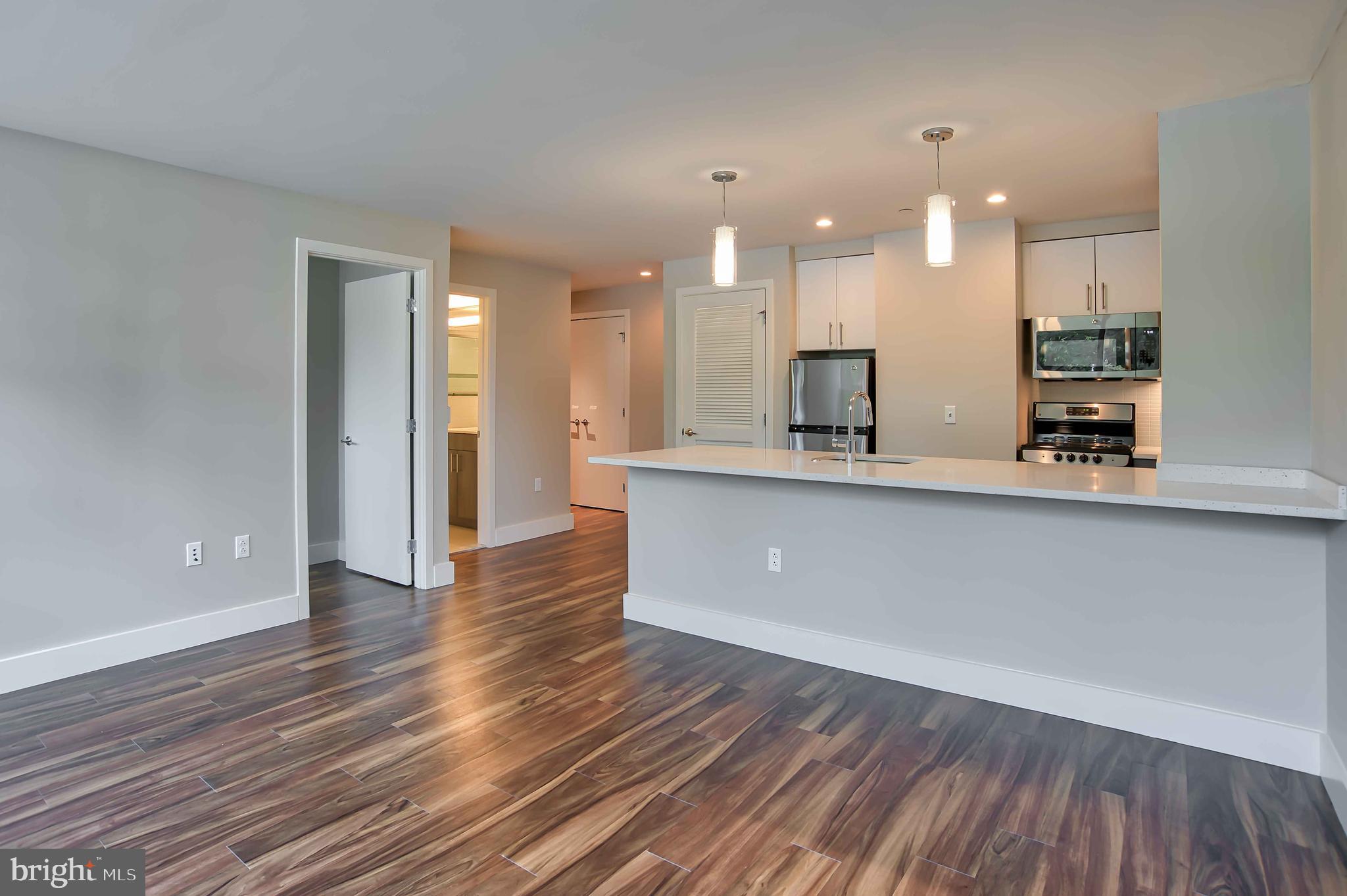 ART MUSEUM AREA - Residential Lease