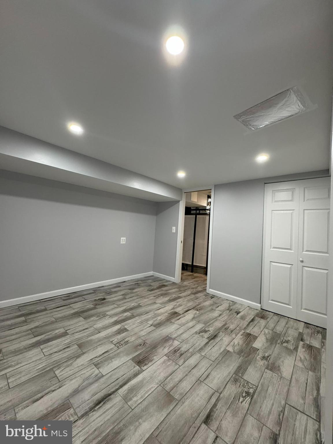 WEST SPRINGFIELD VILLAGE - Residential Lease