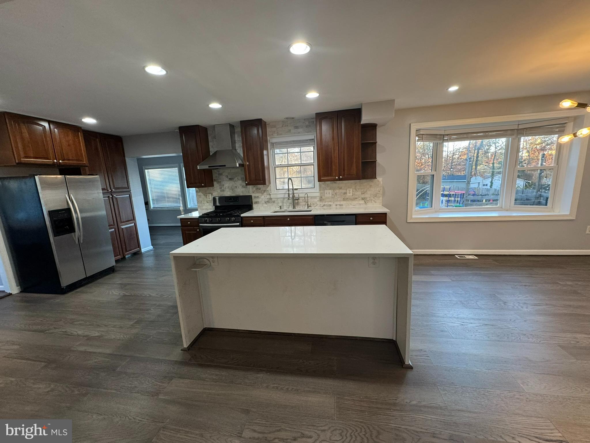 WEST SPRINGFIELD VILLAGE - Residential Lease