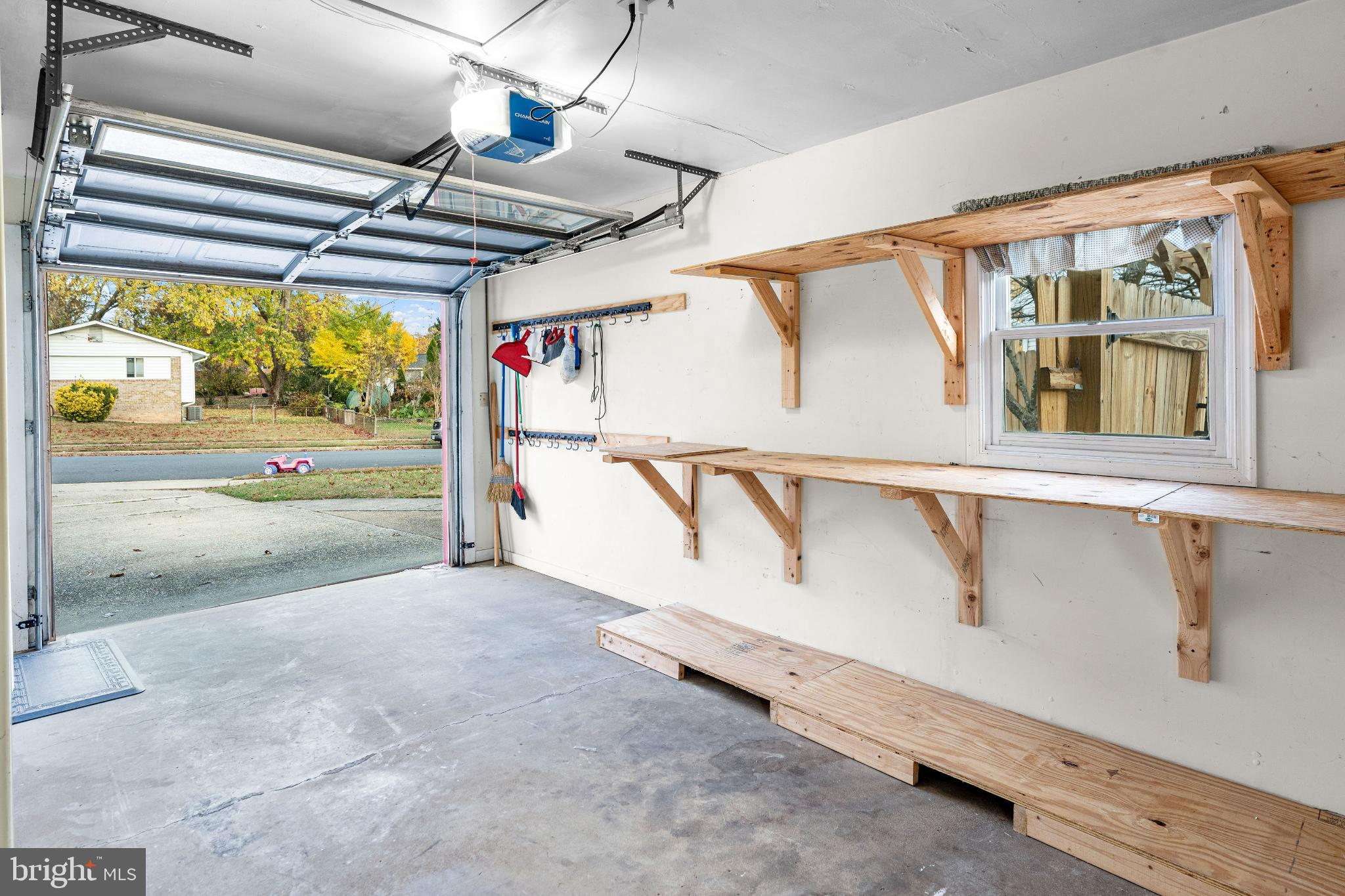 WEST SPRINGFIELD VILLAGE - Residential Lease