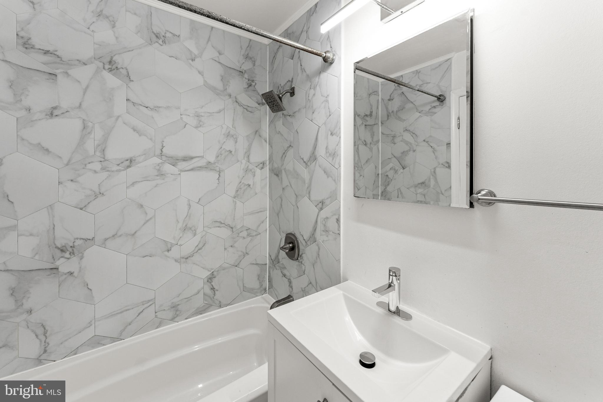 WEST SPRINGFIELD VILLAGE - Residential Lease