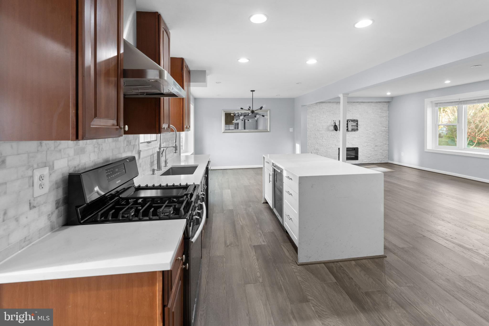 WEST SPRINGFIELD VILLAGE - Residential Lease